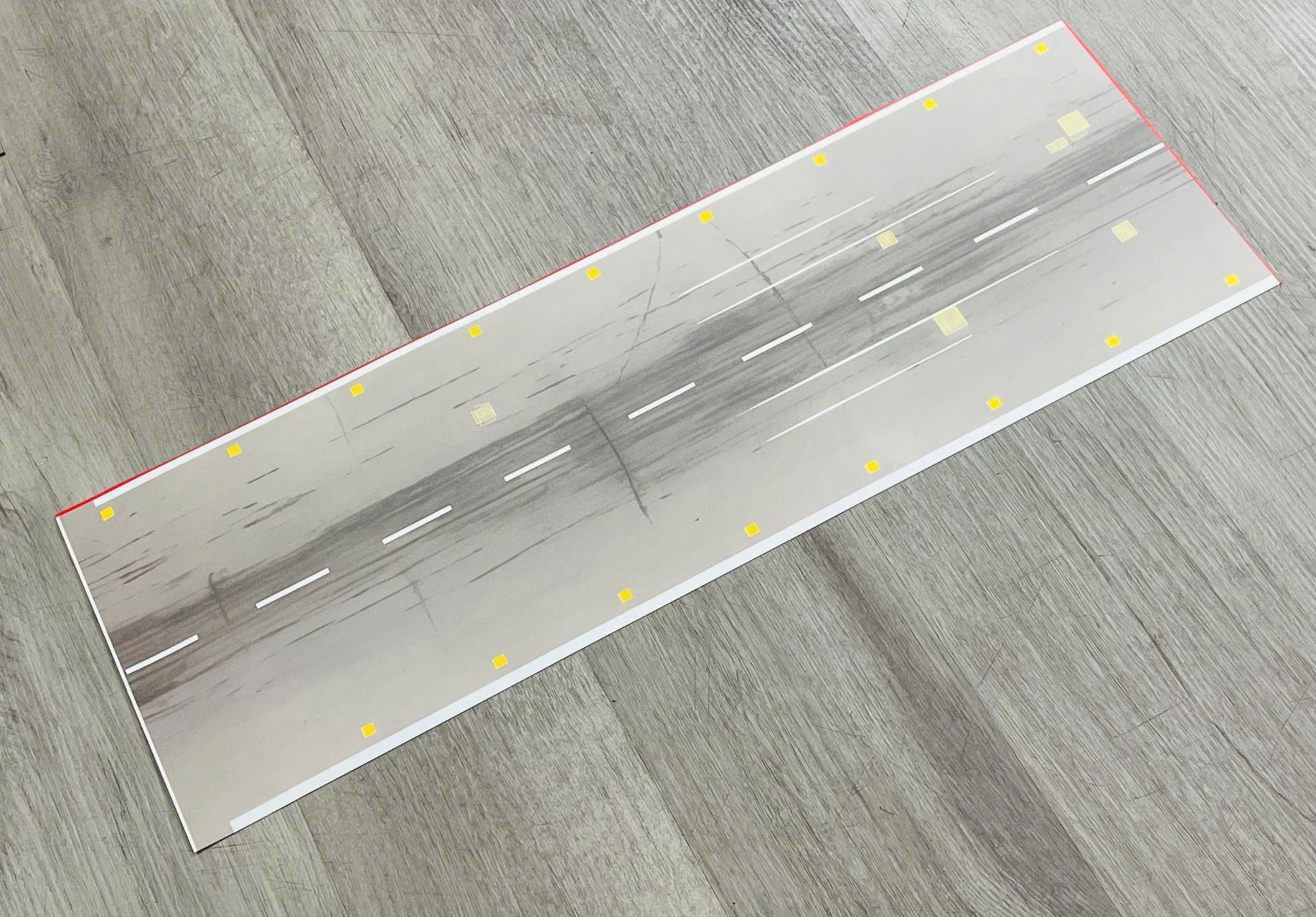  Phụ kiện trưng bày sàn đỗ xe, mặt đường chất liệu in pp 20x60cm cán mờ chống nước bụi bẩn dành cho xe mô hình nhiều tỉ lệ DR049 