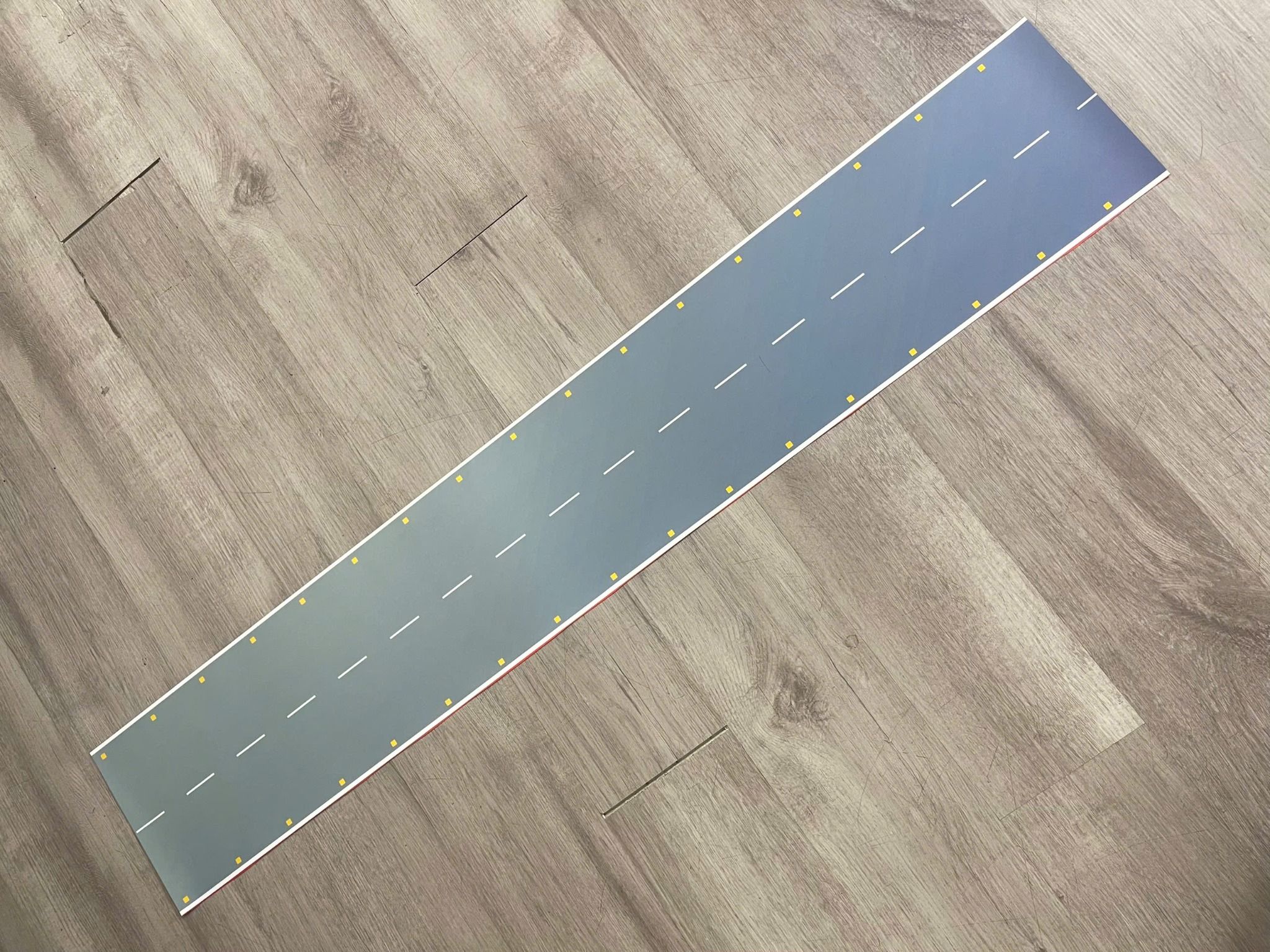  Phụ kiện trưng bày sàn đỗ, đường băng máy bay mô hình chất liệu in pp 20x120cm cán mờ chống nước bụi bẩn dành cho máy bay nhiều tỉ lệ DR047 