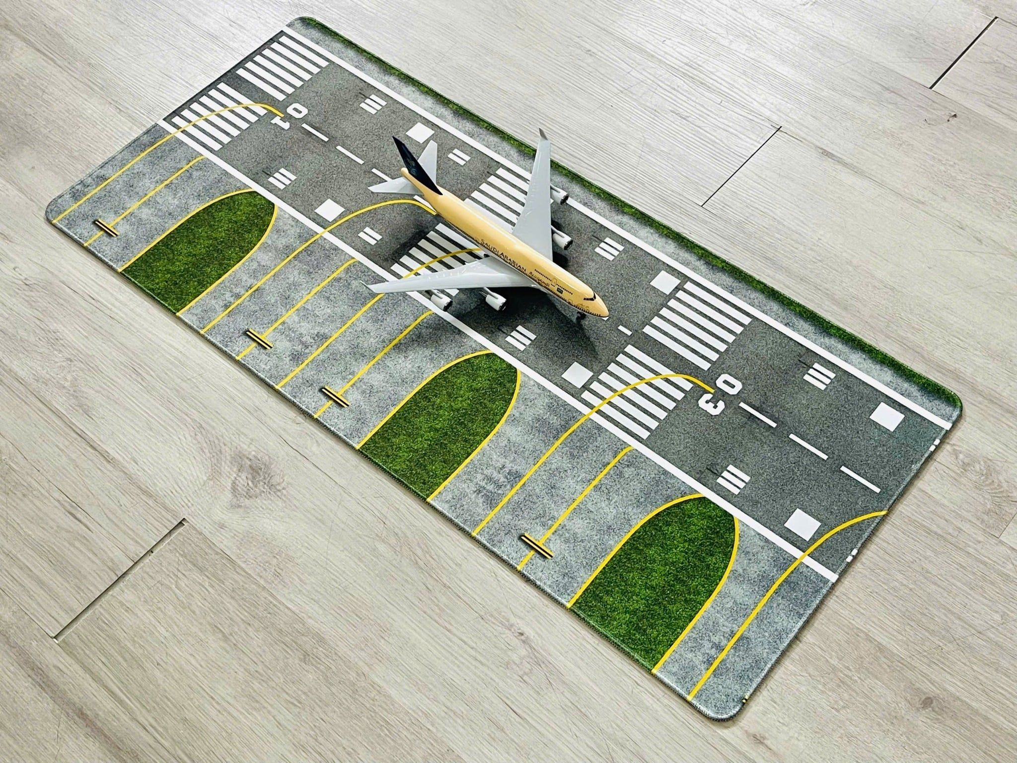  Phụ kiện thảm sa bàn chống trượt mô phỏng bãi đáp, đường băng lớn kích thước 90x40cm cho mô hình máy bay Autono1 PT029 