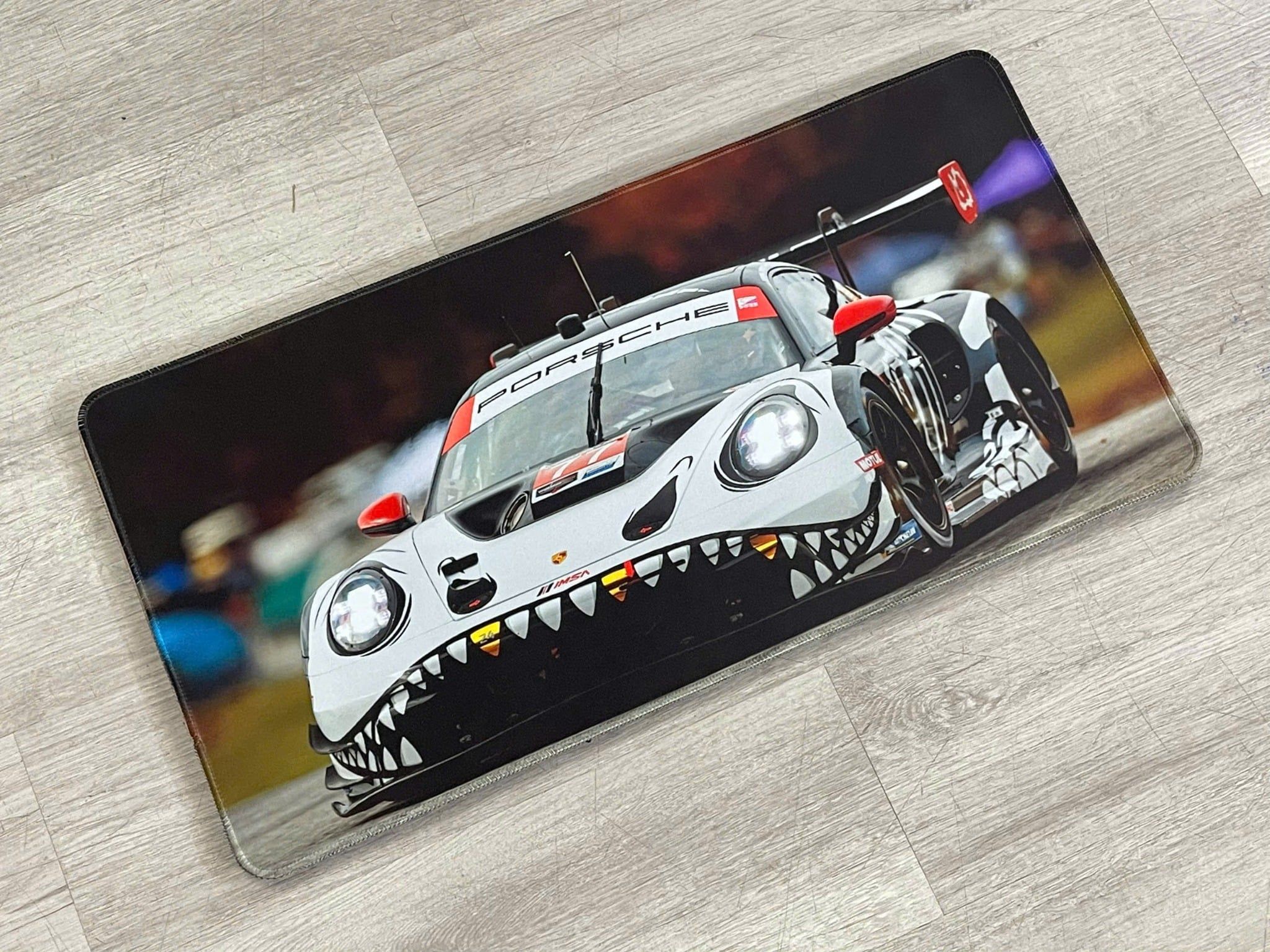  Phụ kiện Thảm lót chống trượt chủ đề siêu xe Porsche kích thước 30x60cm Autono1 PT114A 