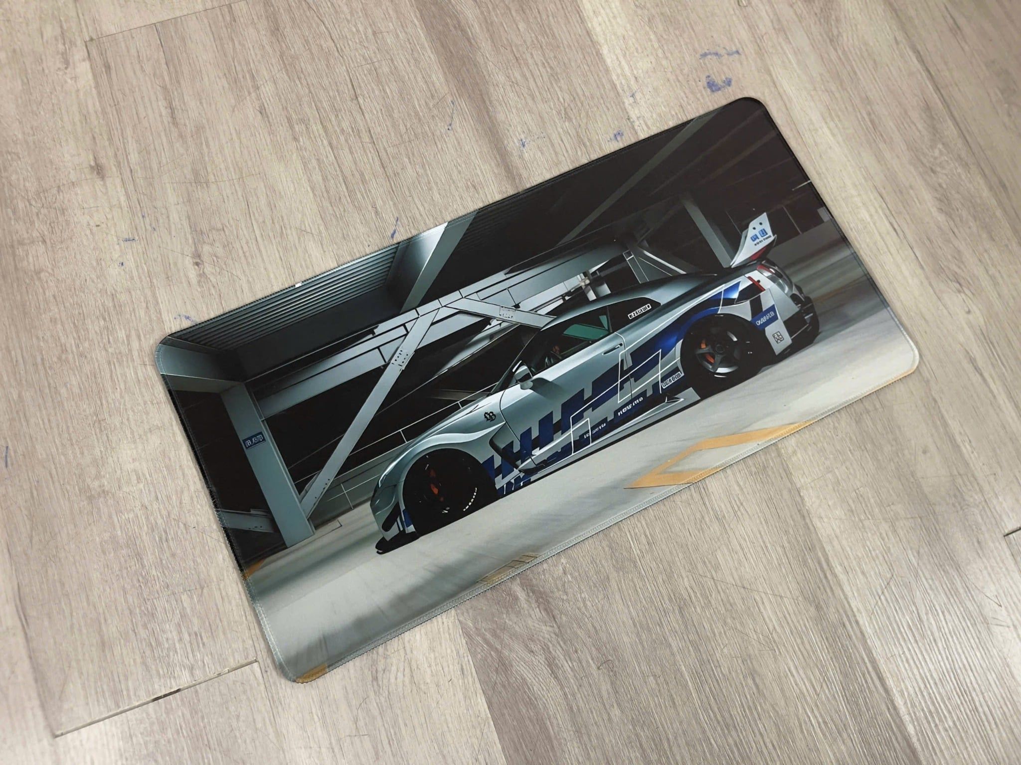  Phụ kiện Thảm lót chống trượt chủ đề siêu xe Nissan GTR R35 LBWK kích thước 30x60cm Autono1 PT139A 