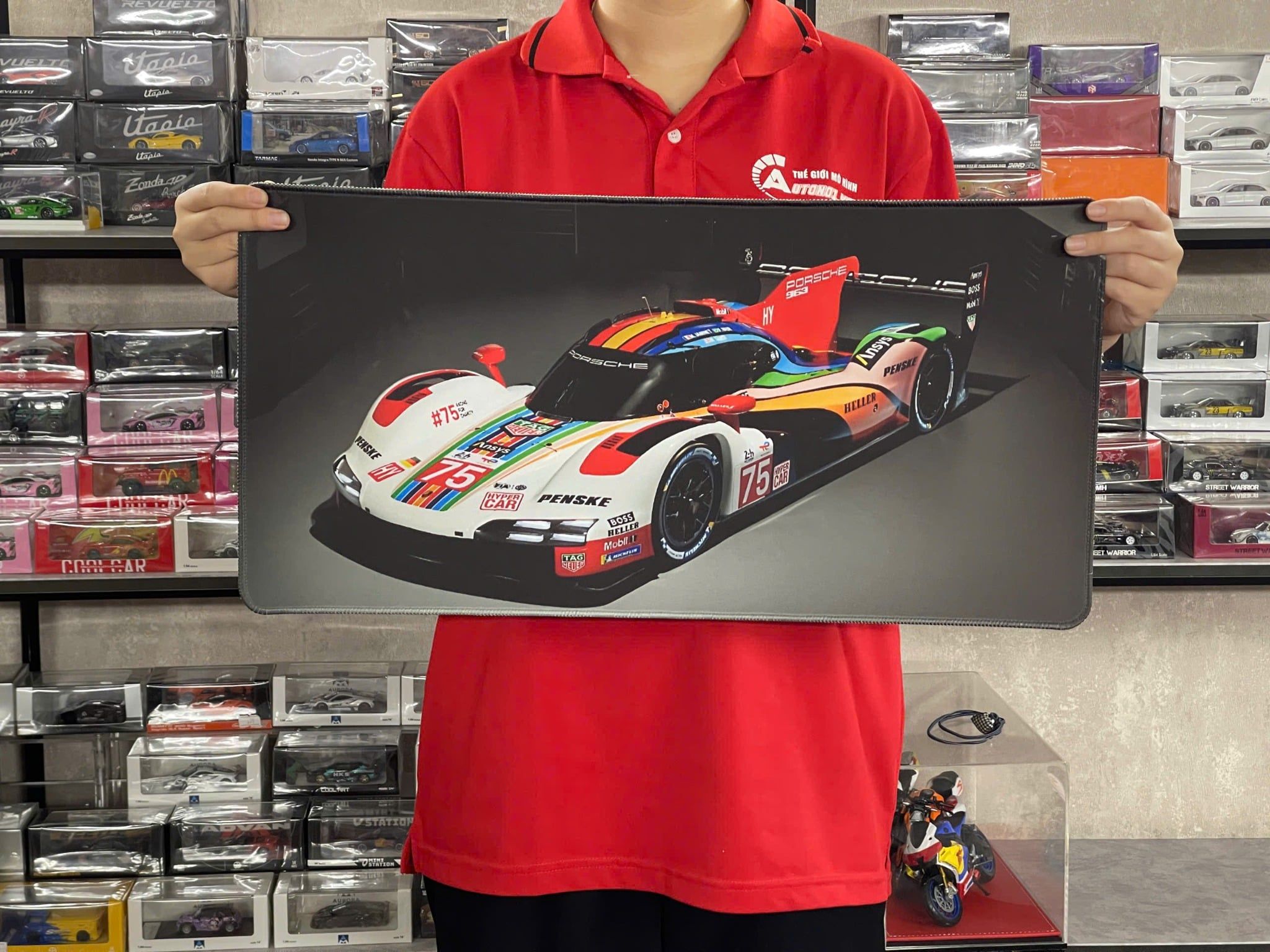  Phụ kiện Thảm lót chống trượt chủ đề siêu xe Porsche 963 kích thước 30x60cm Autono1 PT134A 