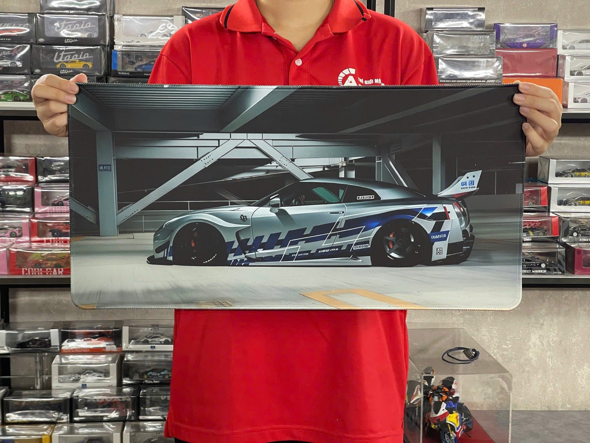  Phụ kiện Thảm lót chống trượt chủ đề siêu xe Nissan GTR R35 LBWK kích thước 30x60cm Autono1 PT139A 