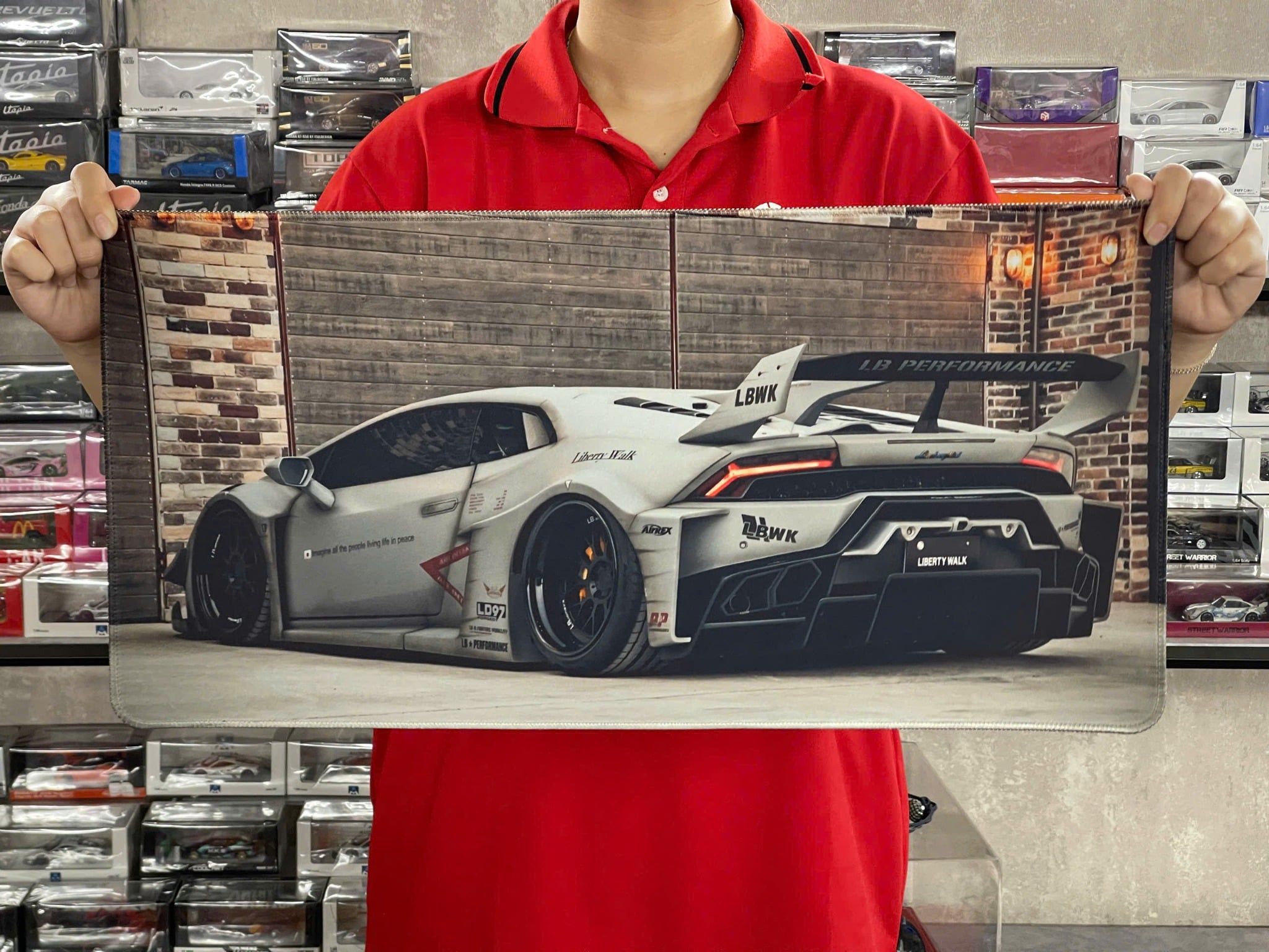  Phụ kiện Thảm lót chống trượt chủ đề siêu xe Lamborghini Huracan LBWK kích thước 30x60cm Autono1 PT140A 