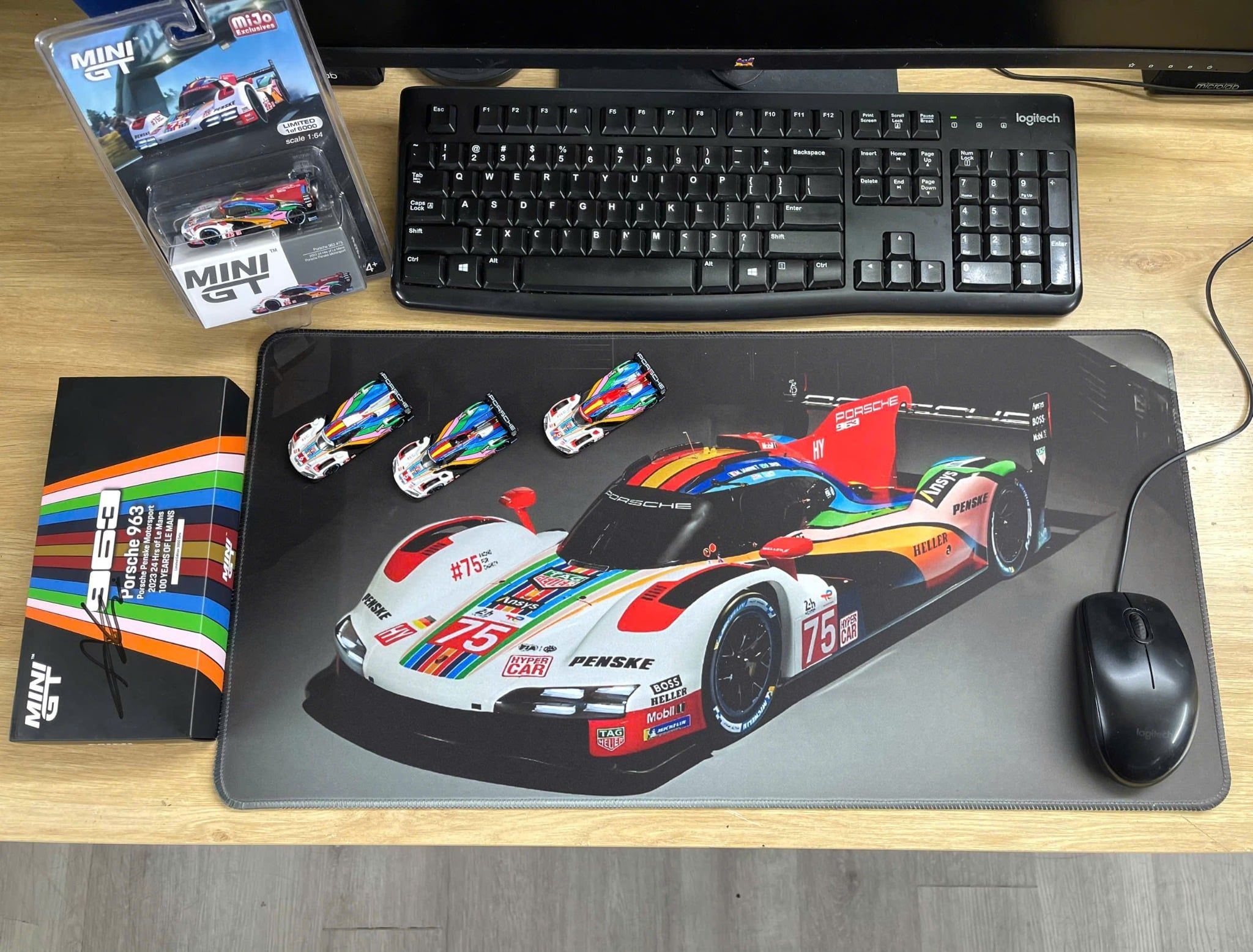  Phụ kiện Thảm lót chống trượt chủ đề siêu xe Porsche 963 kích thước 30x60cm Autono1 PT134A 