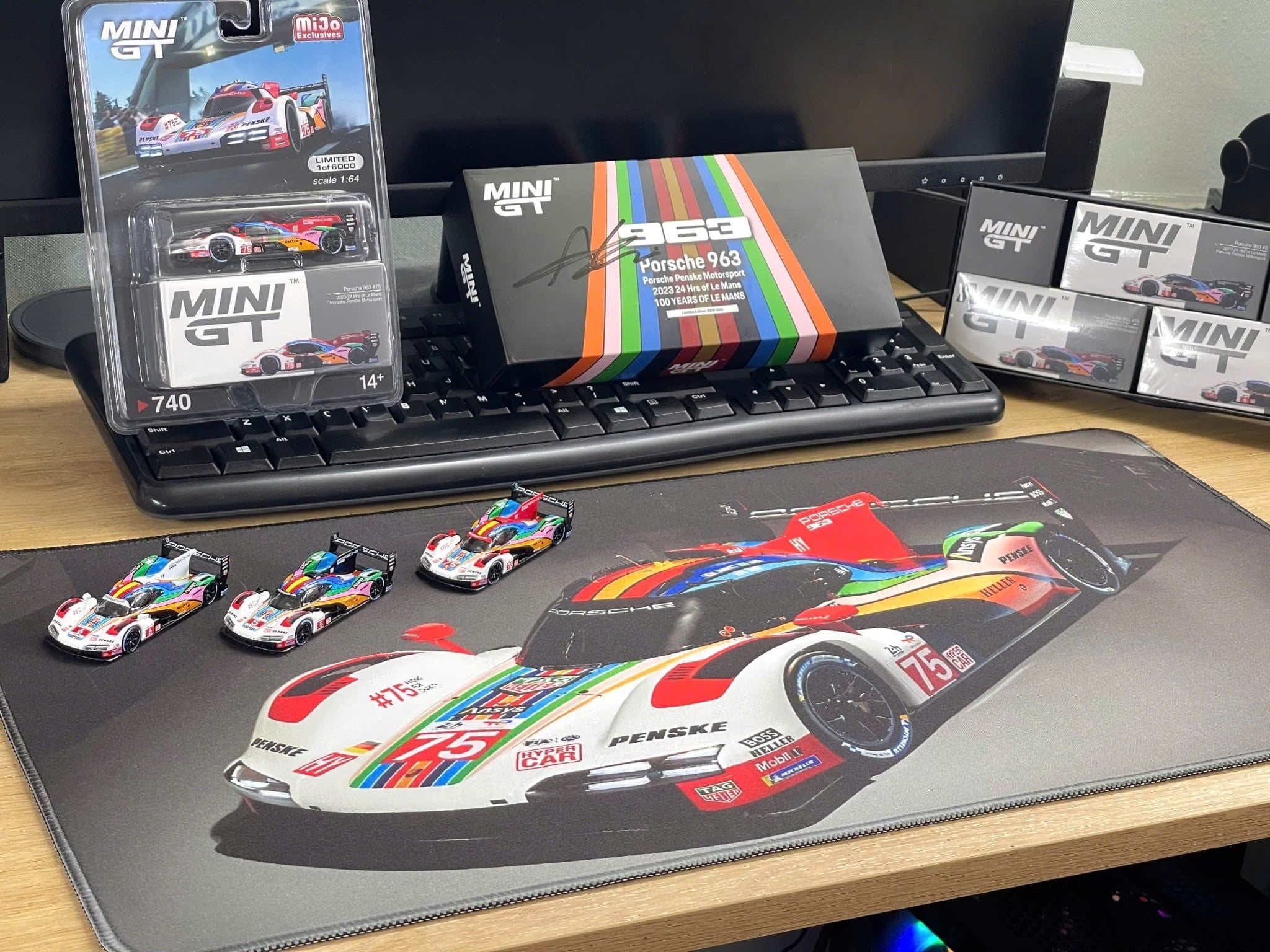  Phụ kiện Thảm lót chống trượt chủ đề siêu xe Porsche 963 kích thước 30x60cm Autono1 PT134A 