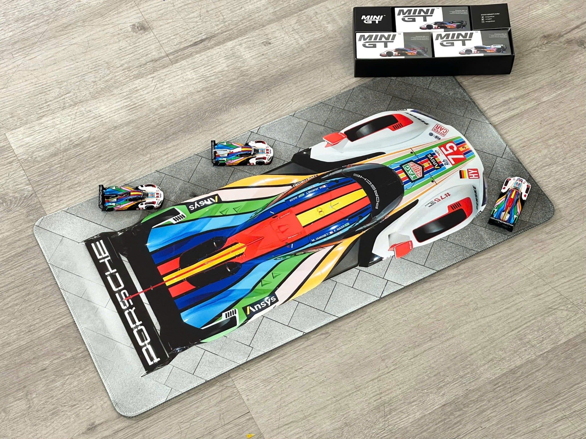  Phụ kiện Thảm lót chống trượt chủ đề siêu xe Porsche 963 kích thước 30x60cm Autono1 PT133A 