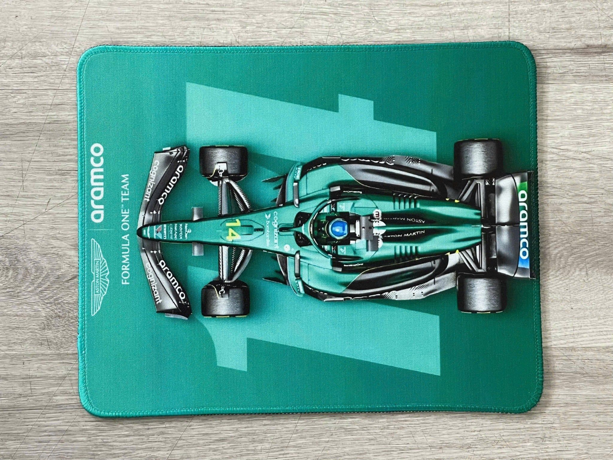  Phụ kiện Thảm lót chống trượt chủ đề siêu xe đua F1 Aston Martin kích thước 26x21cm Autono1 PT200G 