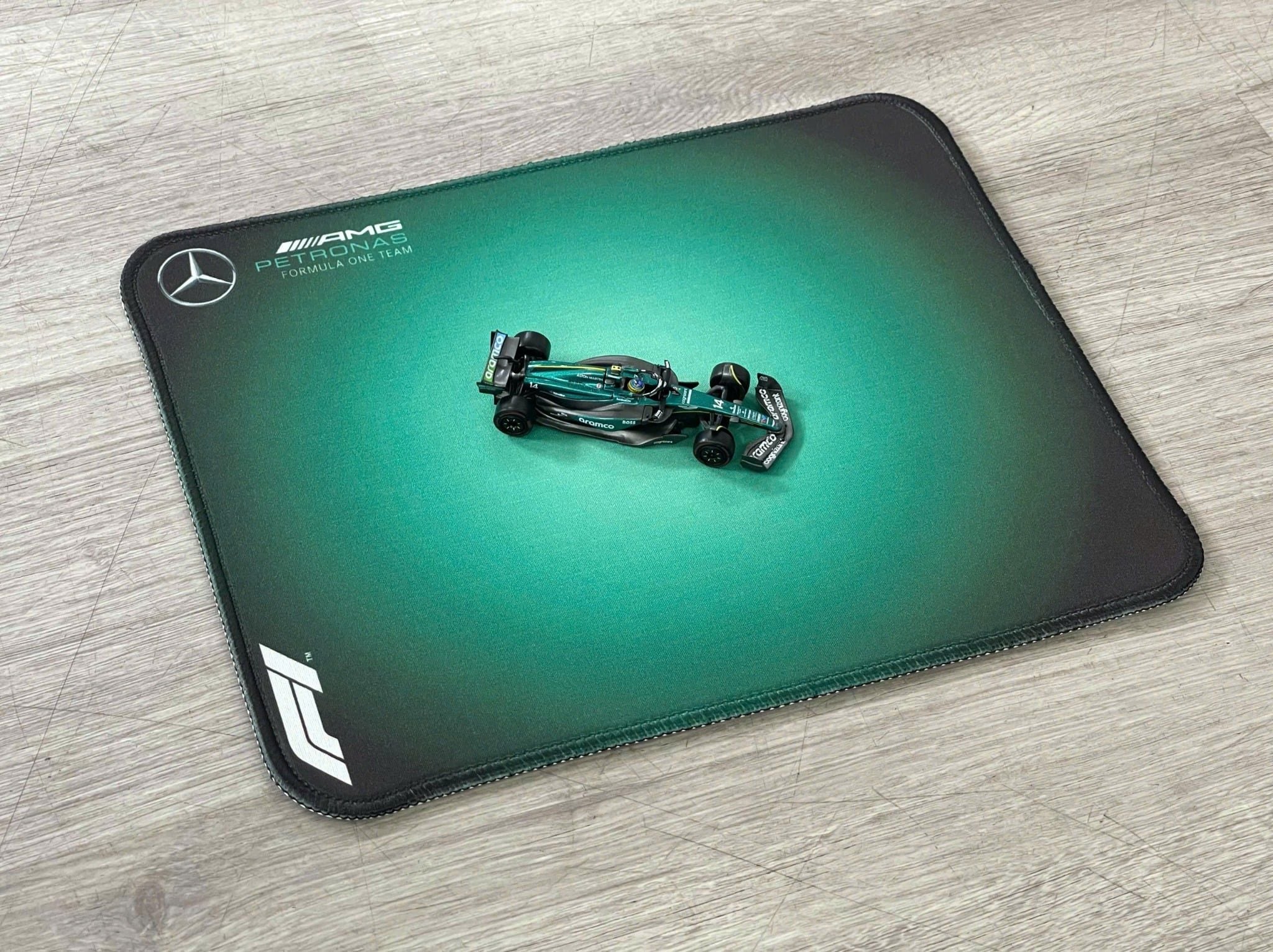  Phụ kiện Thảm lót chống trượt chủ đề siêu xe đua F1 Petronas AMG kích thước 26x21cm Autono1 PT200B 