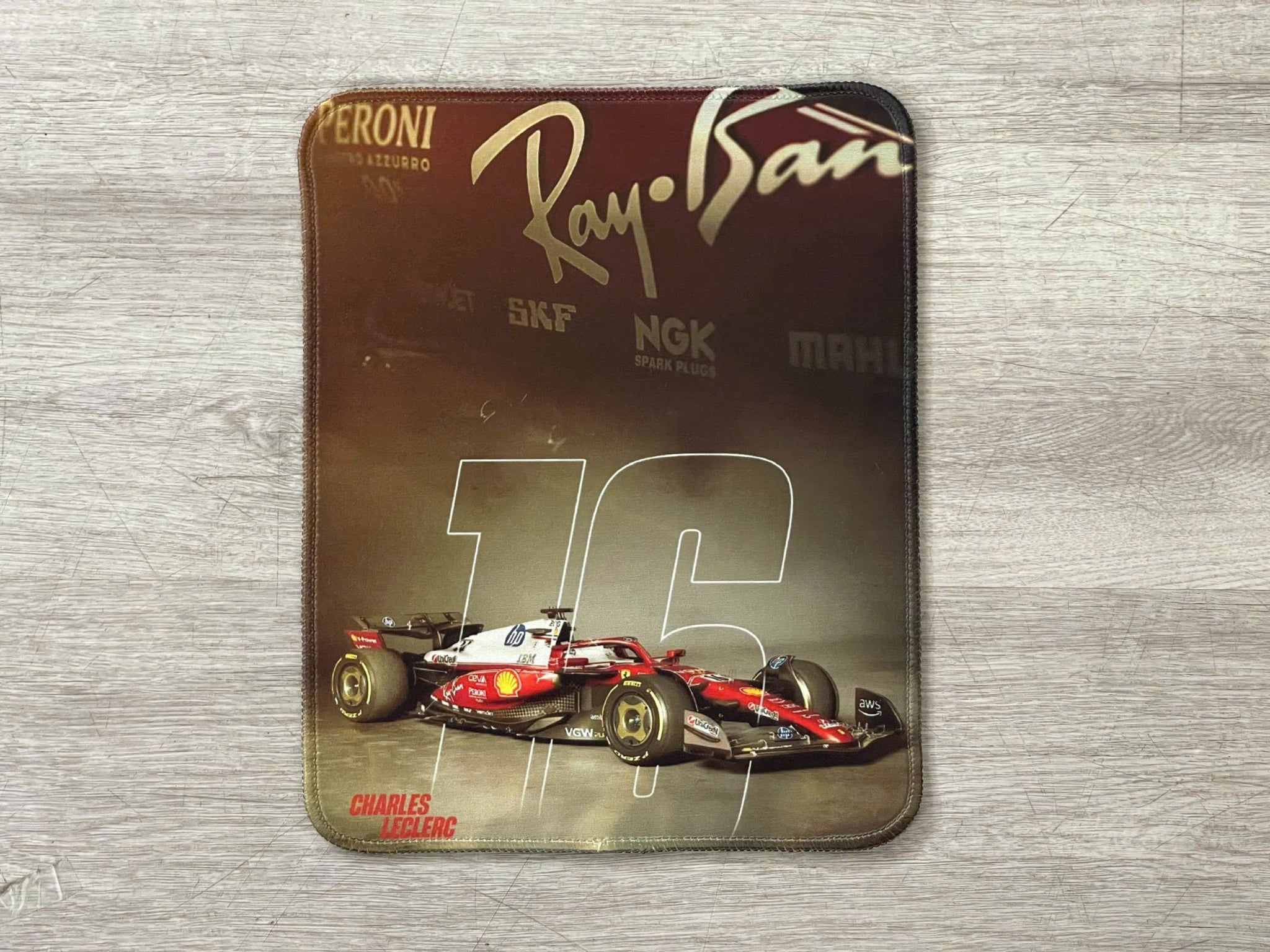  Phụ kiện Thảm lót chống trượt chủ đề siêu xe đua F1 Ferrari SF25 #16 thước 26x21cm Autono1 PT200K 