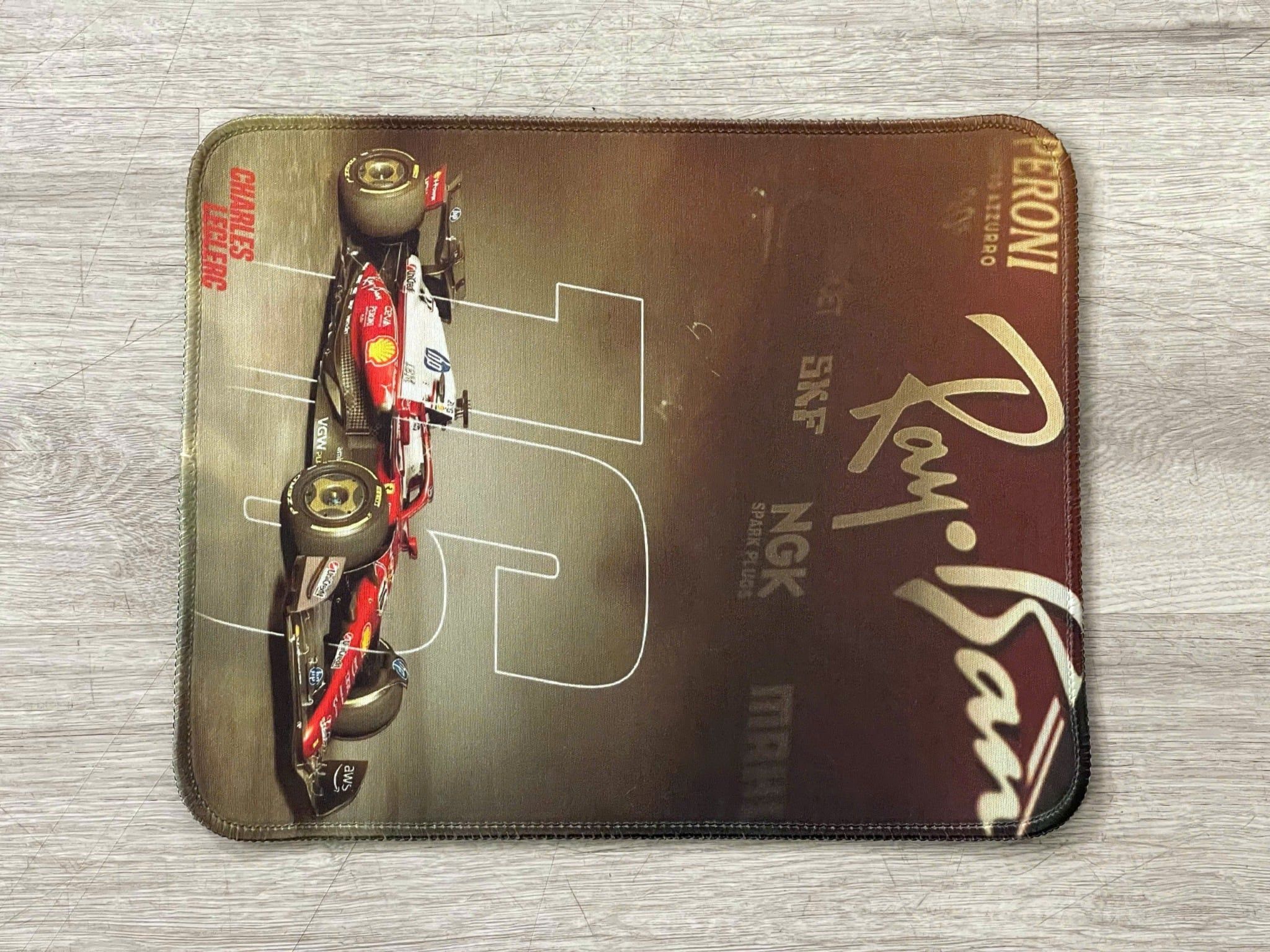  Phụ kiện Thảm lót chống trượt chủ đề siêu xe đua F1 Ferrari SF25 #16 thước 26x21cm Autono1 PT200K 