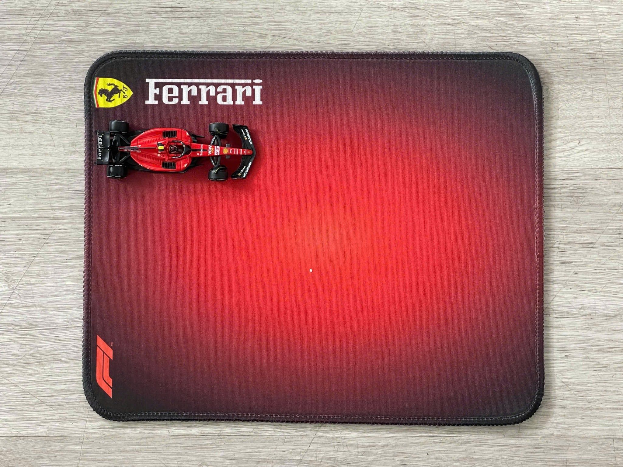 Phụ kiện Thảm lót chống trượt chủ đề siêu xe đua F1 Ferrari kích thước 26x21cm Autono1 PT200C 