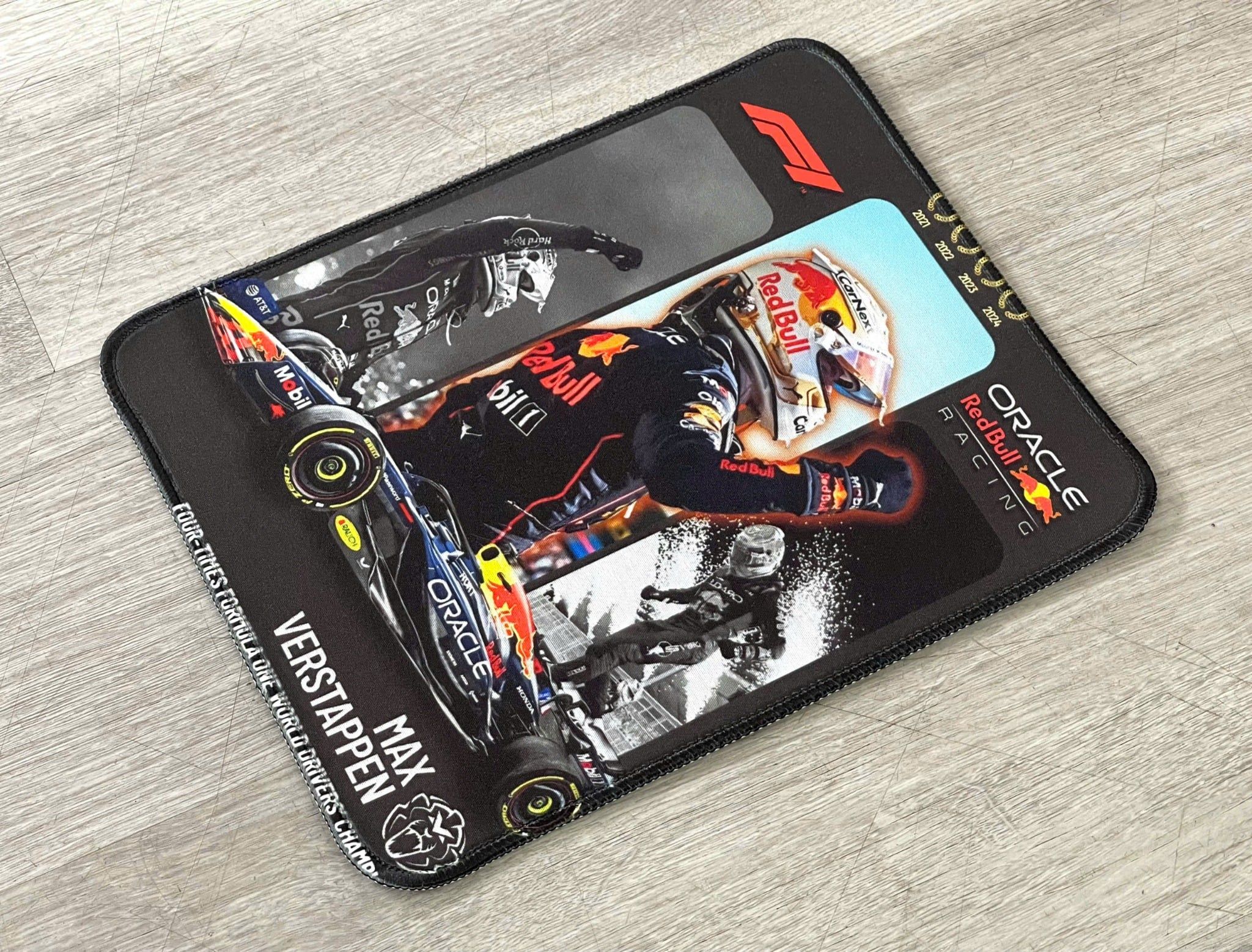  Phụ kiện Thảm lót chống trượt chủ đề siêu xe đua F1 Redbull Oracle thước 26x21cm Autono1 PT200J 