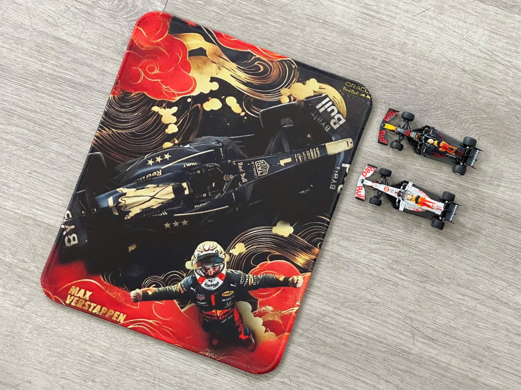  Phụ kiện Thảm lót chống trượt chủ đề siêu xe đua F1 Redbull Oracle China kích thước 26x21cm Autono1 PT200I 