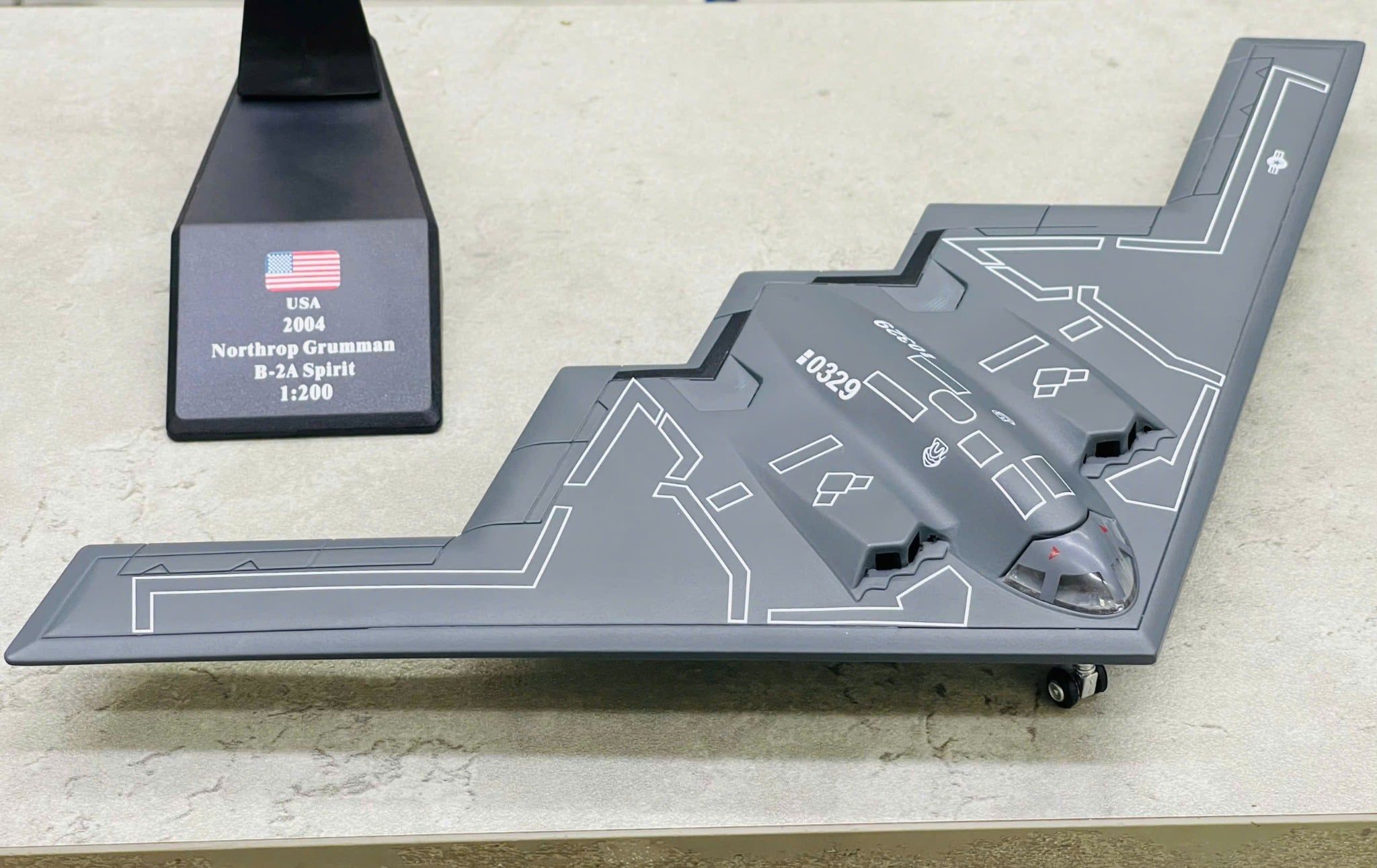  Mô hình máy bay tàng hình USA Northrop Grumman B-2 Spirit tỉ lệ 1:200 Ns models MBQS003 