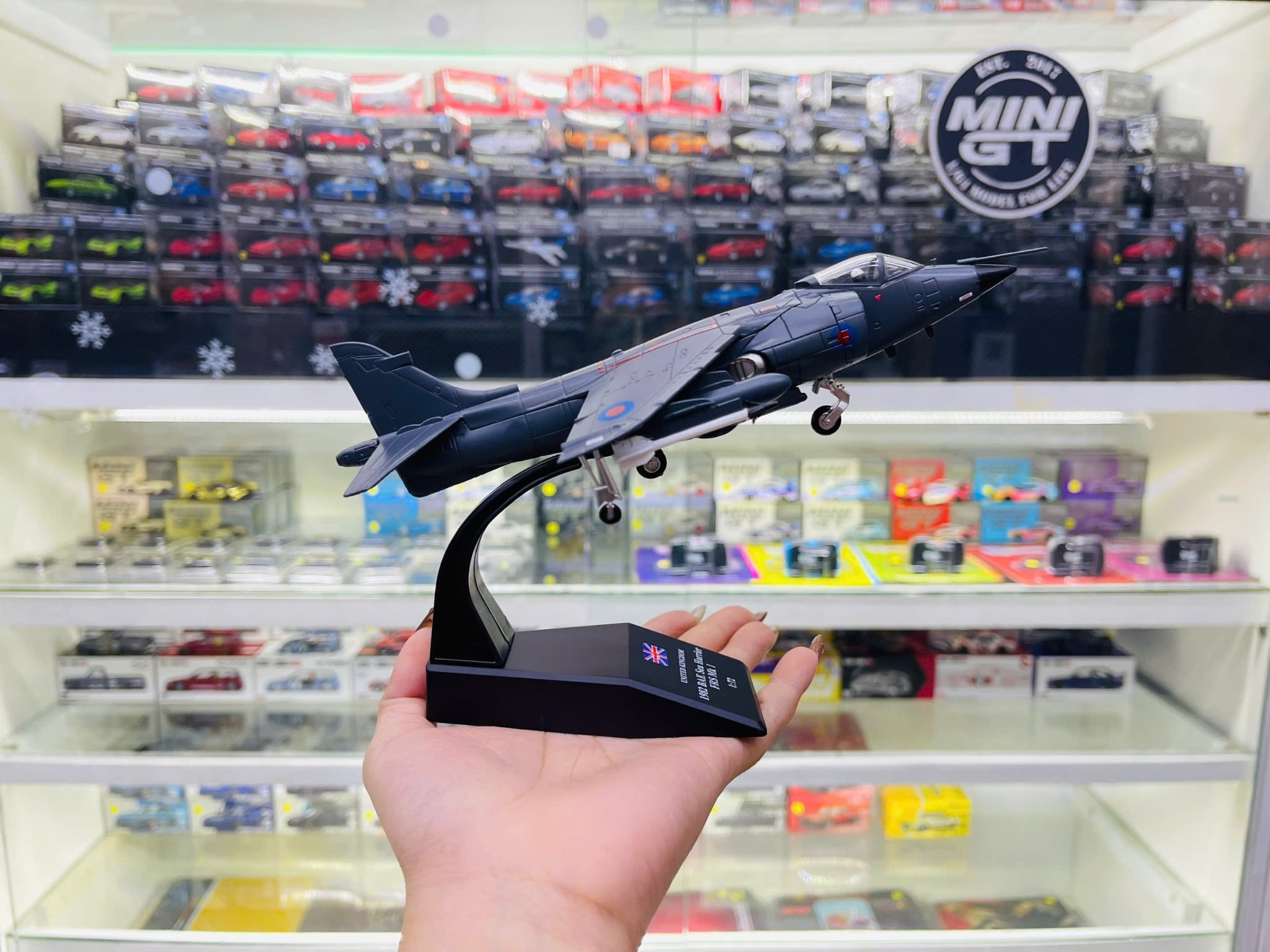  Mô hình máy bay quân sự 1982 BAE SEA Harrier FRS MK I tỉ lệ 1:72 MBQS046 