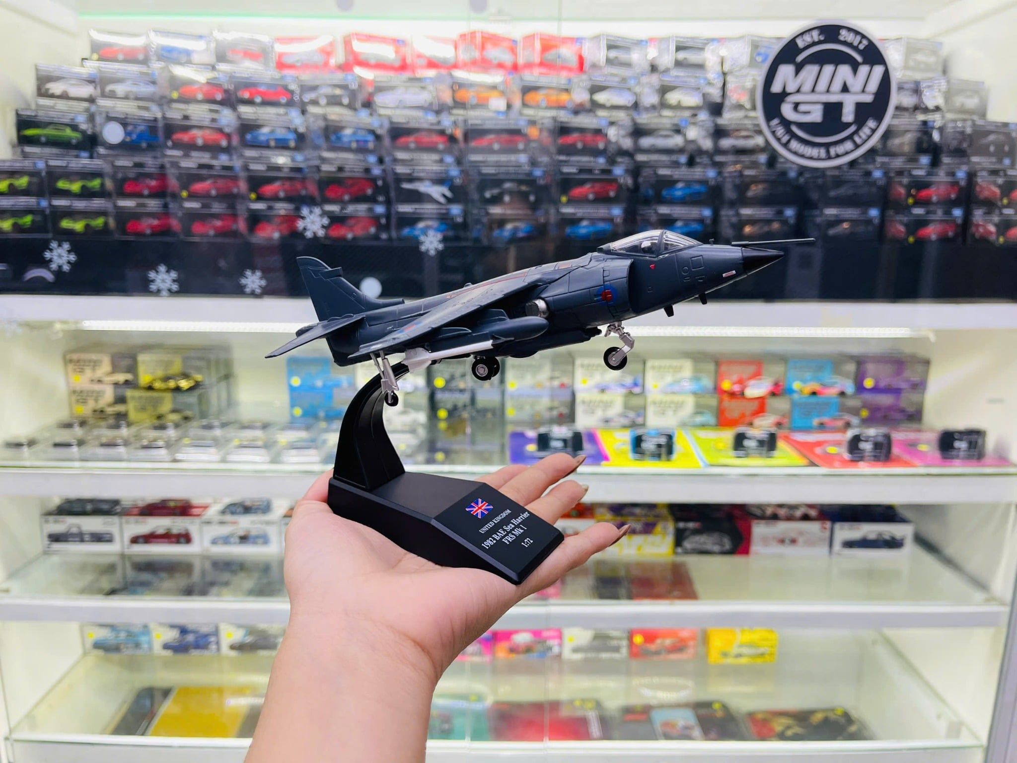  Mô hình máy bay quân sự 1982 BAE SEA Harrier FRS MK I tỉ lệ 1:72 MBQS046 