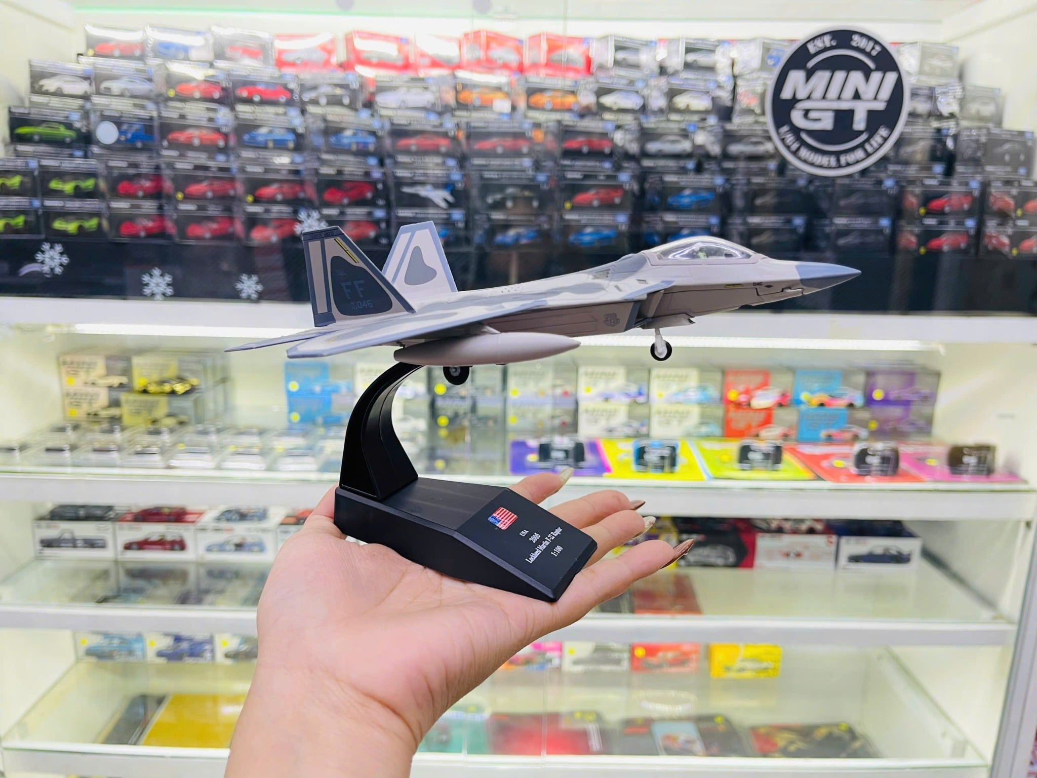  Mô hình máy bay chiến đấu USA F-22 Lockheed Martin Raptor tỉ lệ 1:100 Ns models MBQS012 
