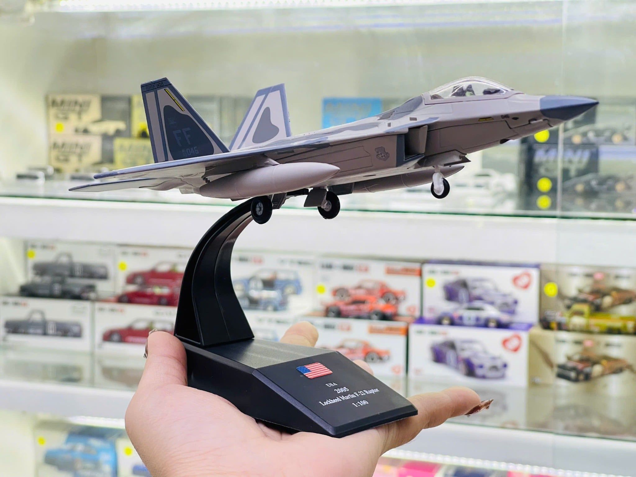  Mô hình máy bay chiến đấu USA F-22 Lockheed Martin Raptor tỉ lệ 1:100 Ns models MBQS012 