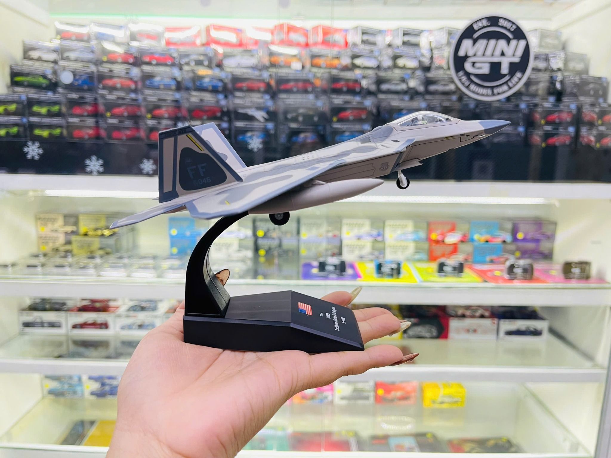  Mô hình máy bay chiến đấu USA F-22 Lockheed Martin Raptor tỉ lệ 1:100 Ns models MBQS012 
