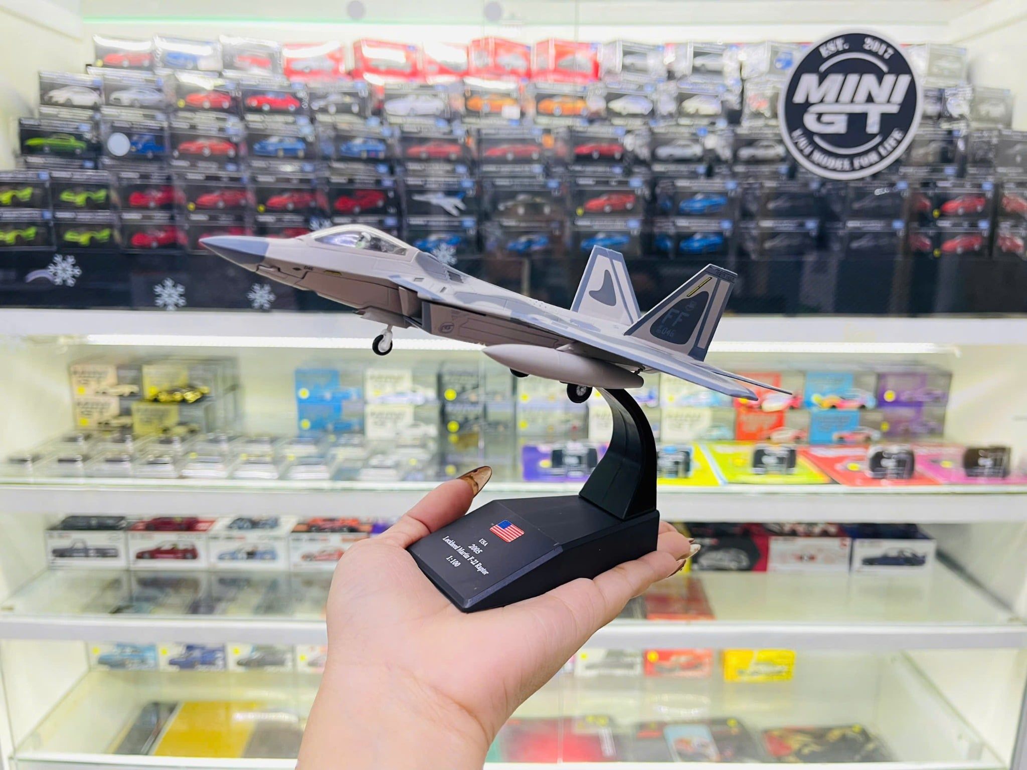  Mô hình máy bay chiến đấu USA F-22 Lockheed Martin Raptor tỉ lệ 1:100 Ns models MBQS012 