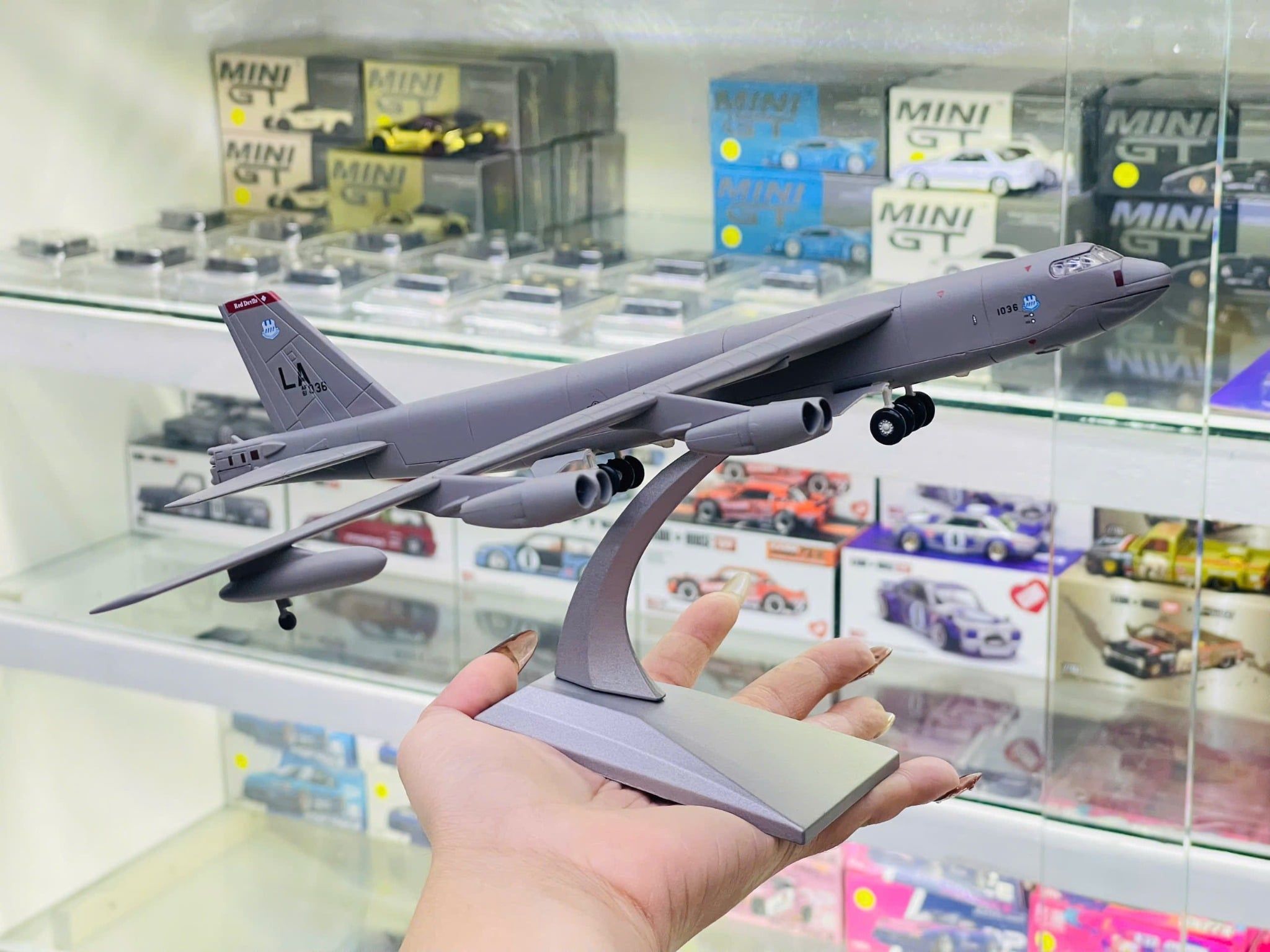  Mô hình máy bay vận tải quân sự USAF B52 AMERICAN tỉ lệ 1:200 USA Ns models MBQS020 