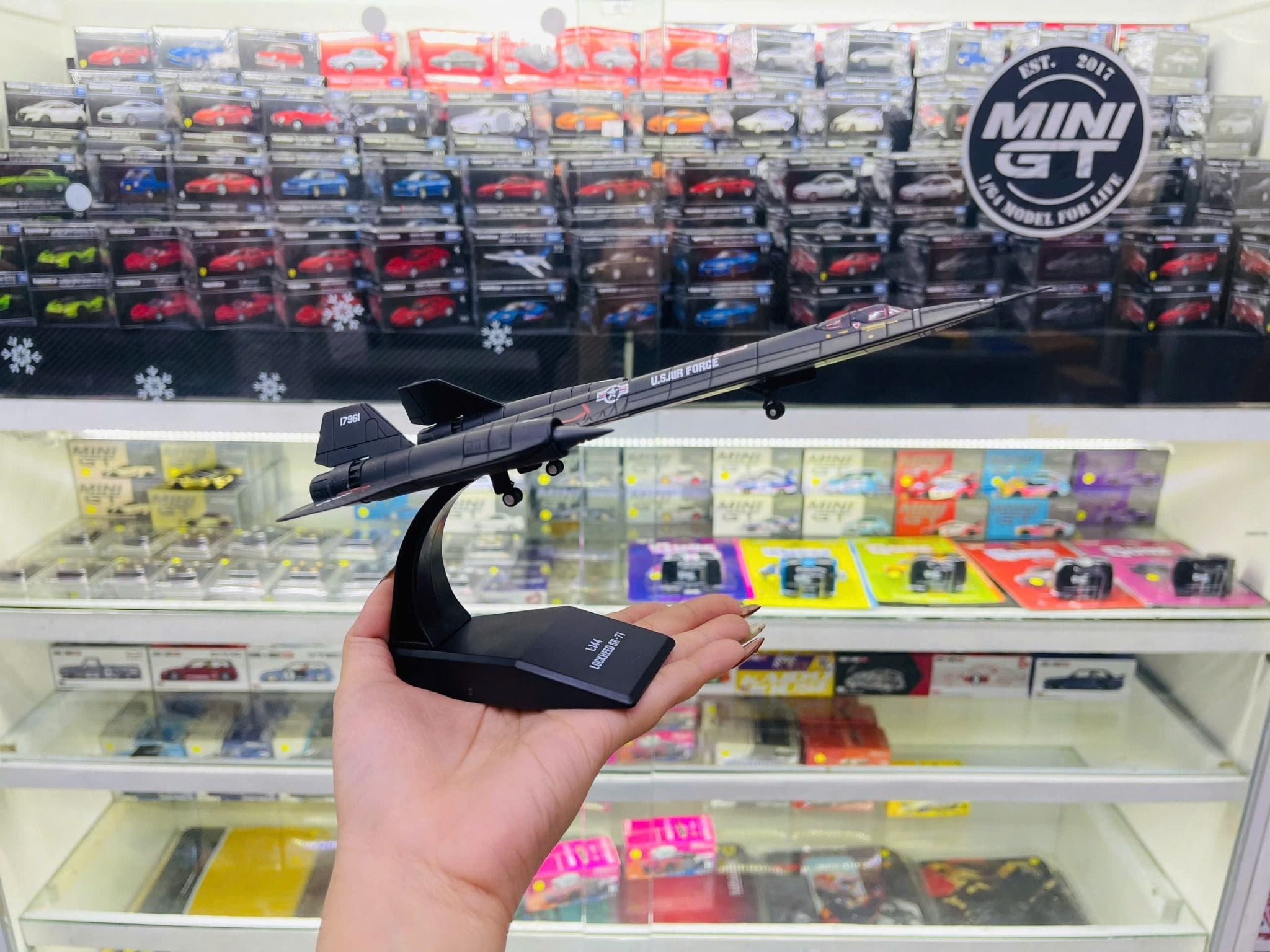  Mô hình máy bay quân sự trinh sát Lockheed USAF AIR FORCE SR-71 Blackbird tỉ lệ 1:144 Ns models MBQS069 