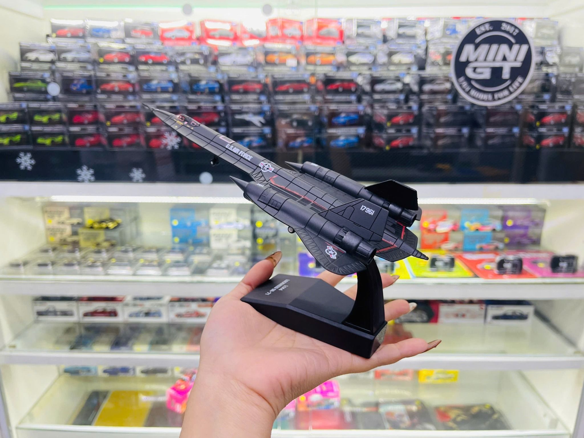  Mô hình máy bay quân sự trinh sát Lockheed USAF AIR FORCE SR-71 Blackbird tỉ lệ 1:144 Ns models MBQS069 