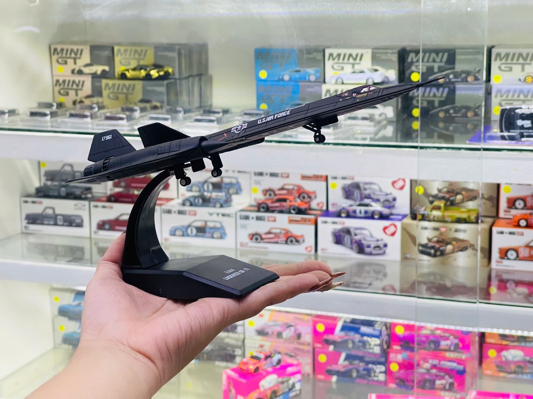  Mô hình máy bay quân sự trinh sát Lockheed USAF AIR FORCE SR-71 Blackbird tỉ lệ 1:144 Ns models MBQS069 