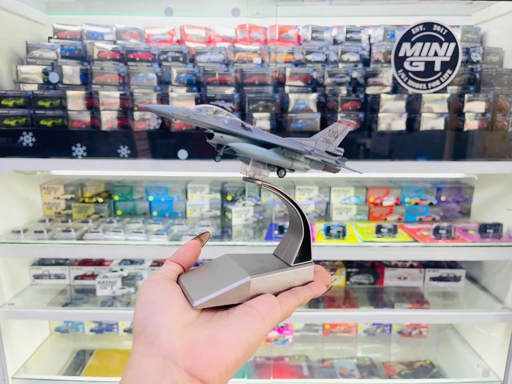  Mô hình máy bay chiến đấu Air Force USA F-16C Falcon tỉ lệ 1:100 Ns models MBQS043 