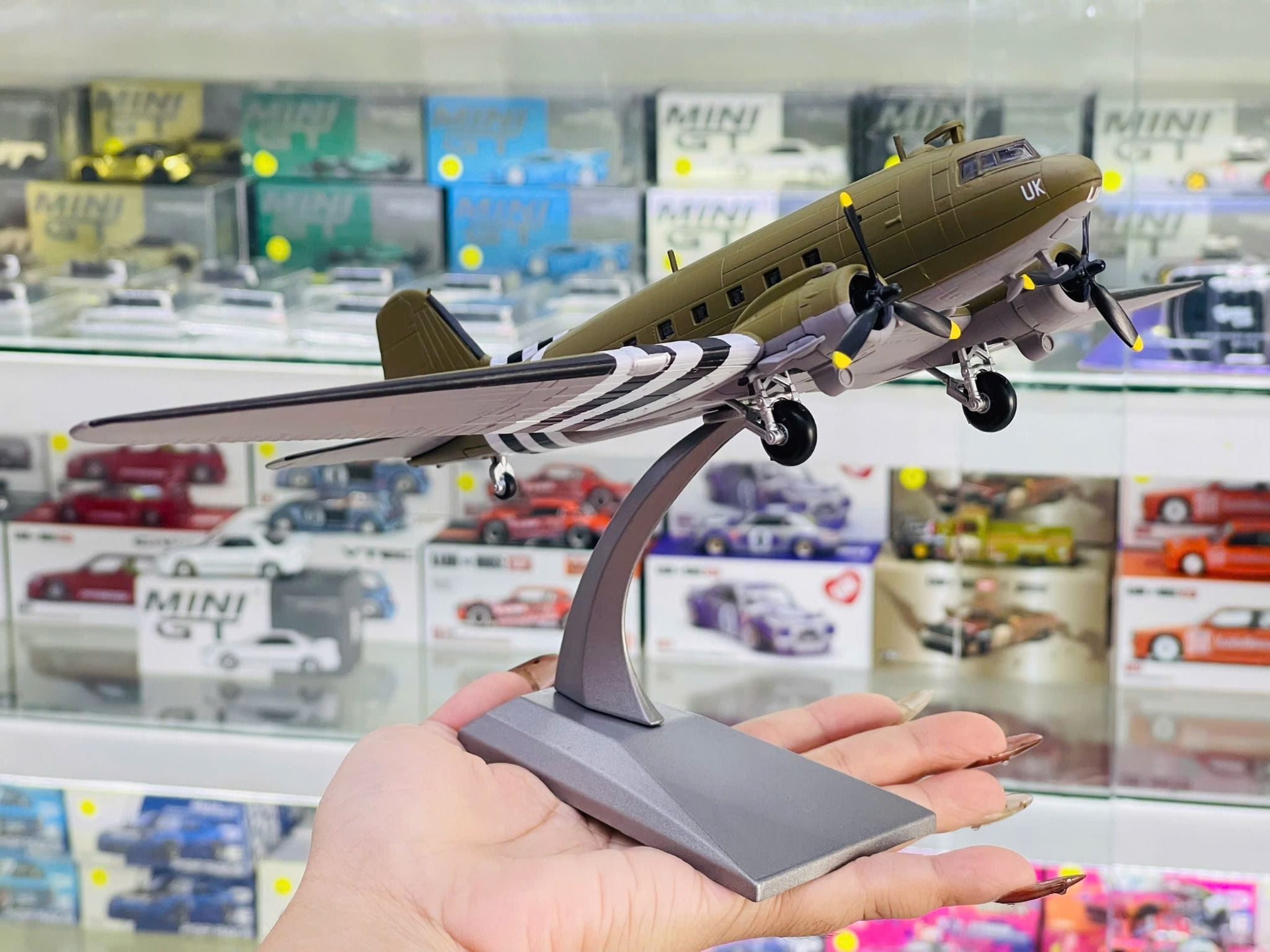  Máy bay quân sự WWII C-47 Transport (UK) tỉ lệ 1:200 Ns Model MBQS066 