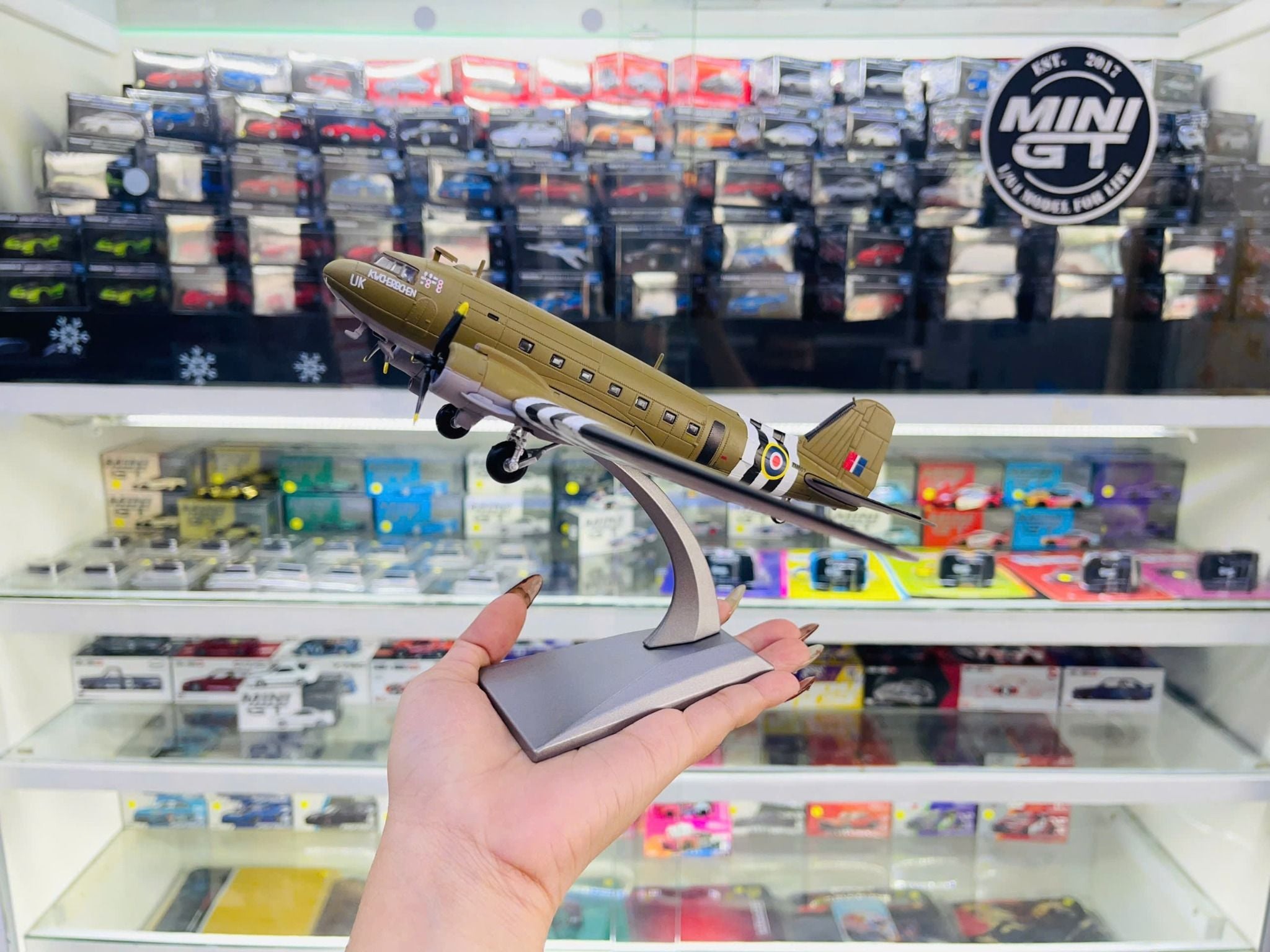  Máy bay quân sự WWII C-47 Transport (UK) tỉ lệ 1:200 Ns Model MBQS066 