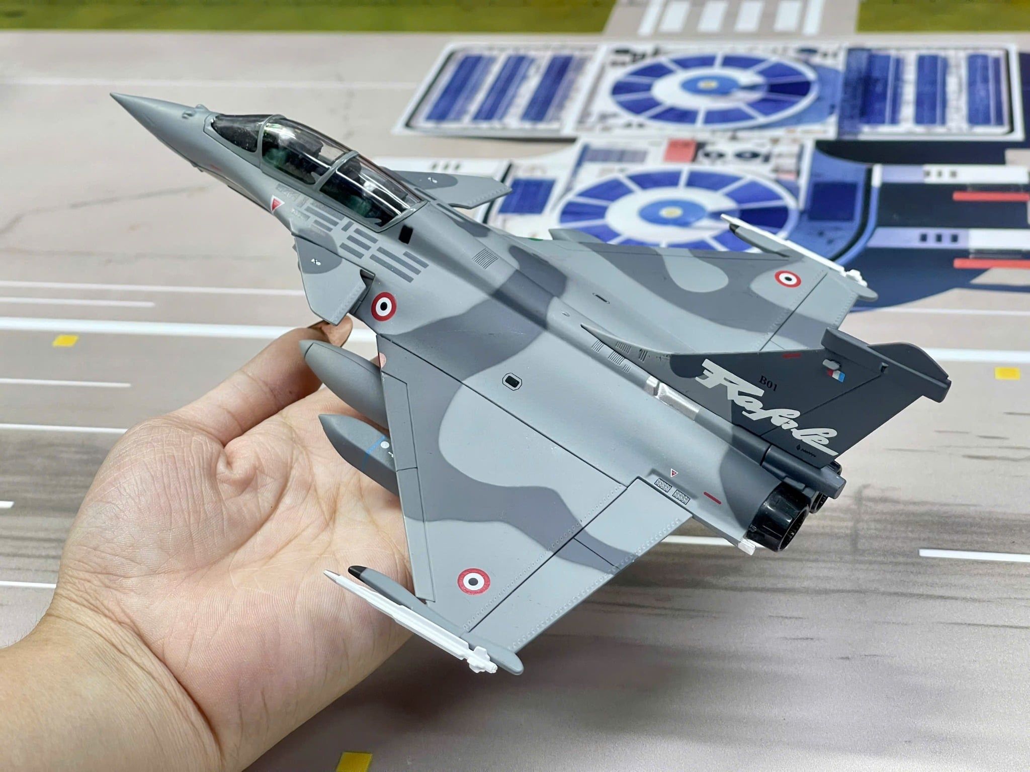  Mô hình máy bay quân sự French Dassault Rafale B NATO Tiger tỉ lệ 1:100 Ns models MBQS062 