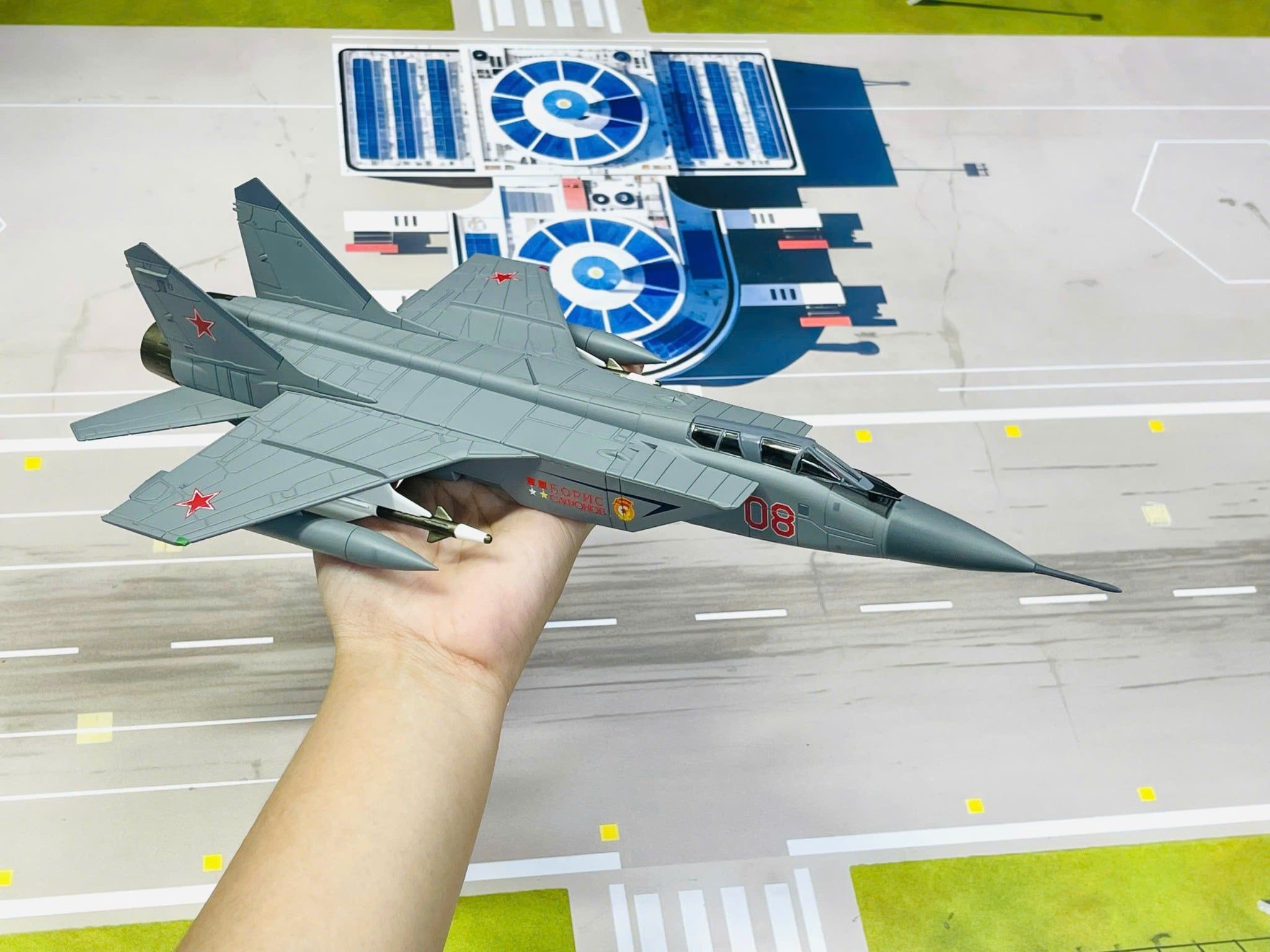  Mô hình máy bay chiến đấu Soviet Russia MiG-31 Foxhound supersonic interceptor tỉ lệ 1:72 Ns models MBQS059 