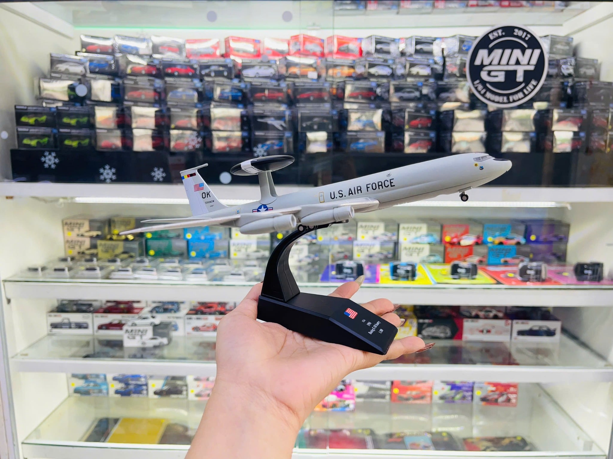  Máy bay quân sự trinh sát phòng không Boeing E-3 Sentry AWACS USAF tỉ lệ 1:200 Ns Model MBQS049 