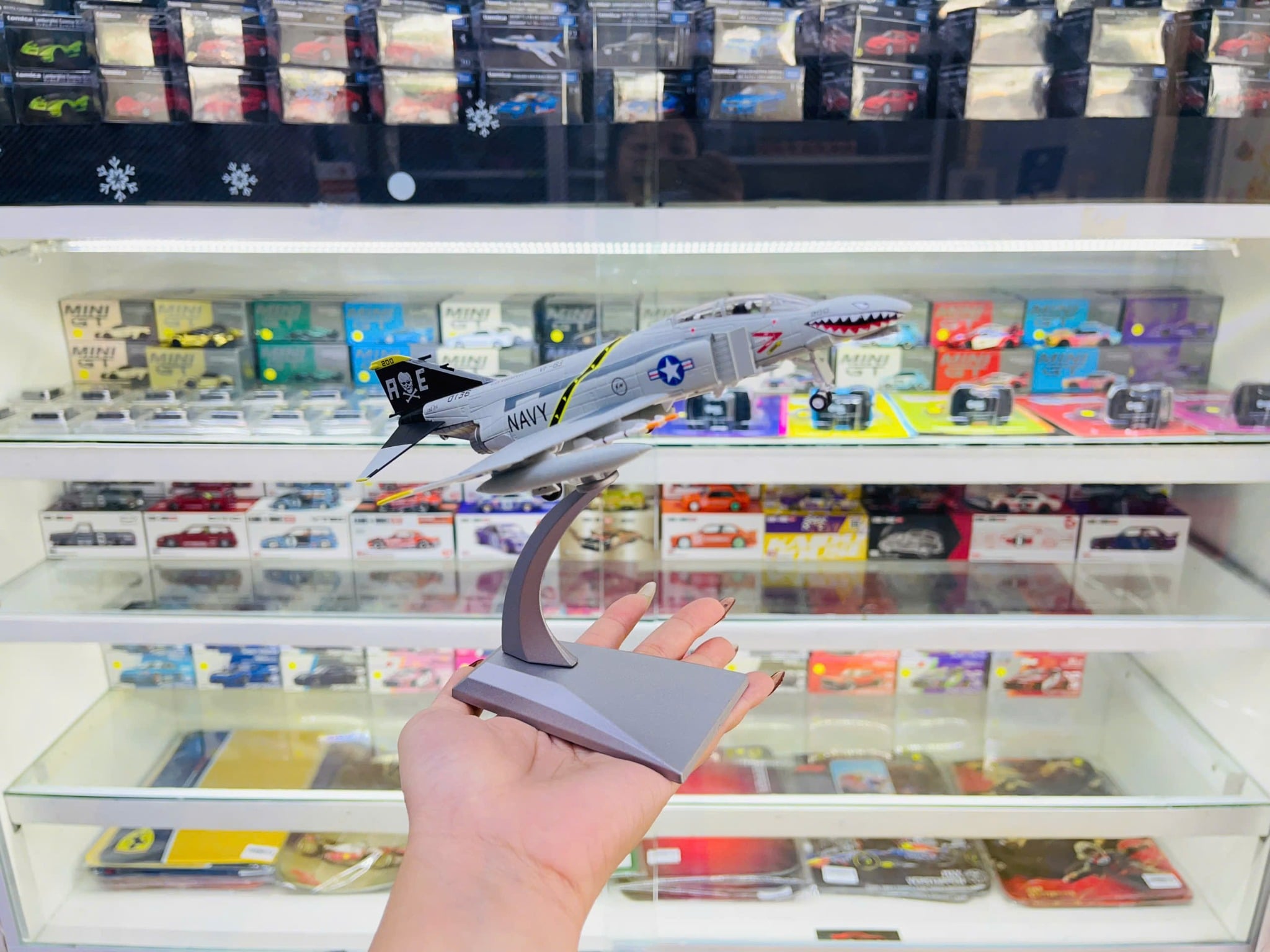  Mô hình máy bay chiến đấu USA F-4C USAF NAVY 0136 VF 83 tỉ lệ 1:100 MBQS023 