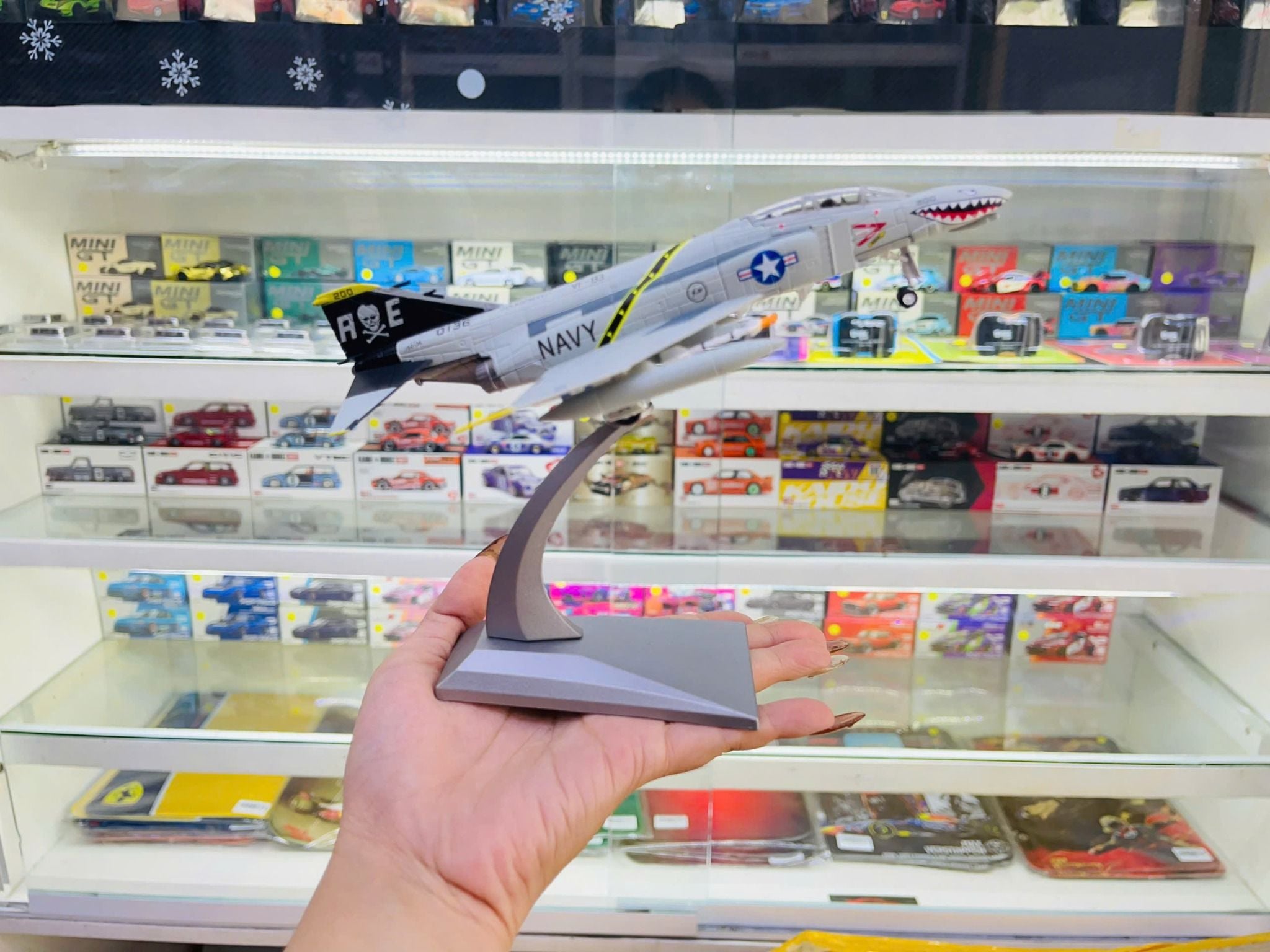  Mô hình máy bay chiến đấu USA F-4C USAF NAVY 0136 VF 83 tỉ lệ 1:100 MBQS023 
