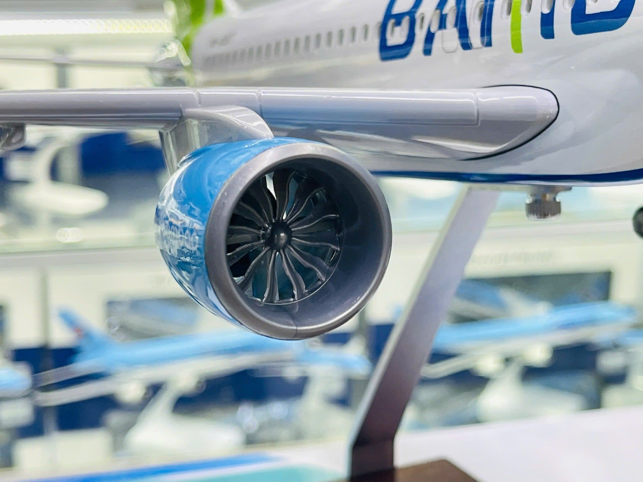  Mô hình máy bay Bamboo Airlines Air Airbus A320 47cm 1:130 No LED MB47089 