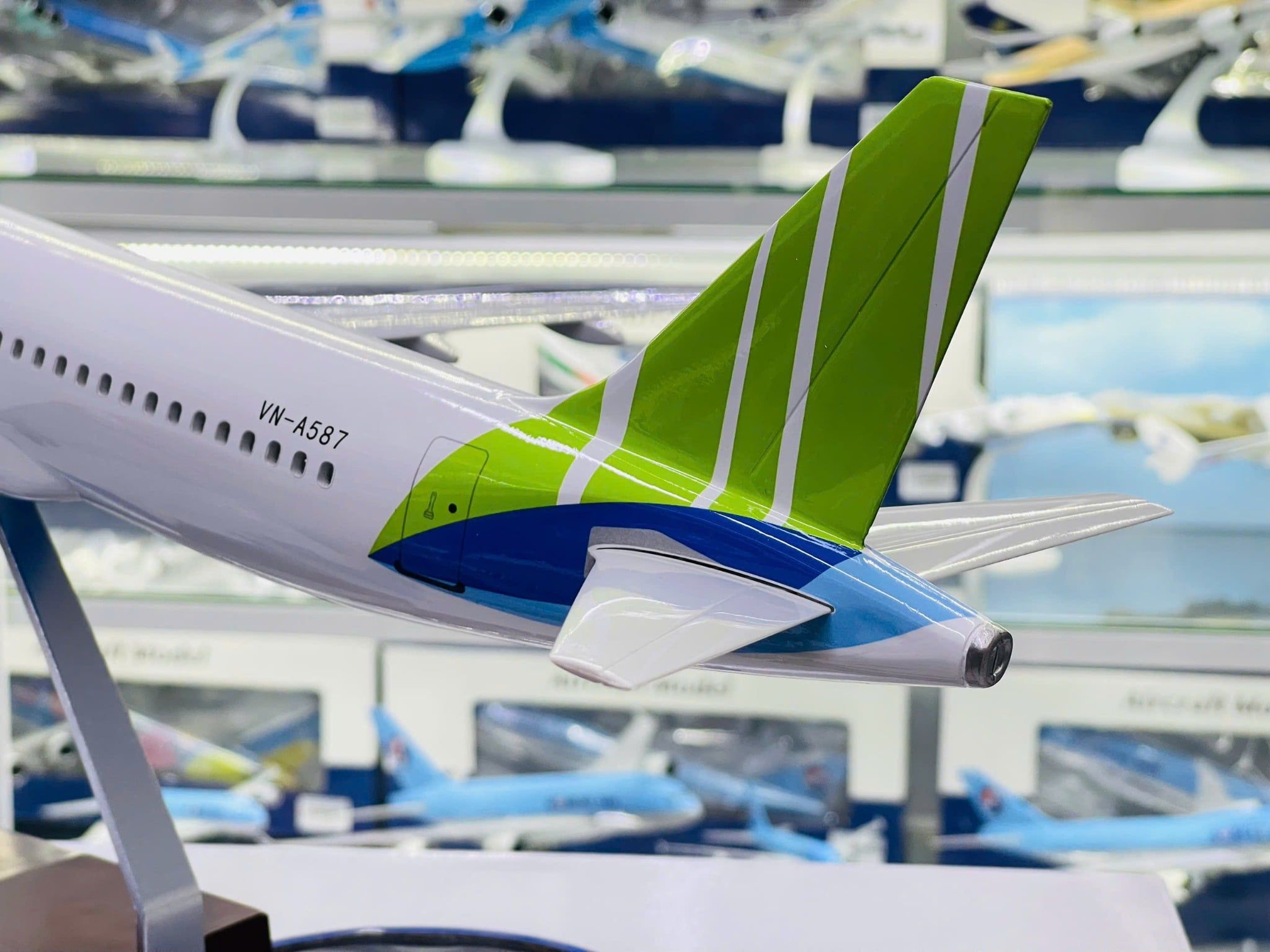  Mô hình máy bay Bamboo Airlines Air Airbus A320 47cm 1:130 No LED MB47089 