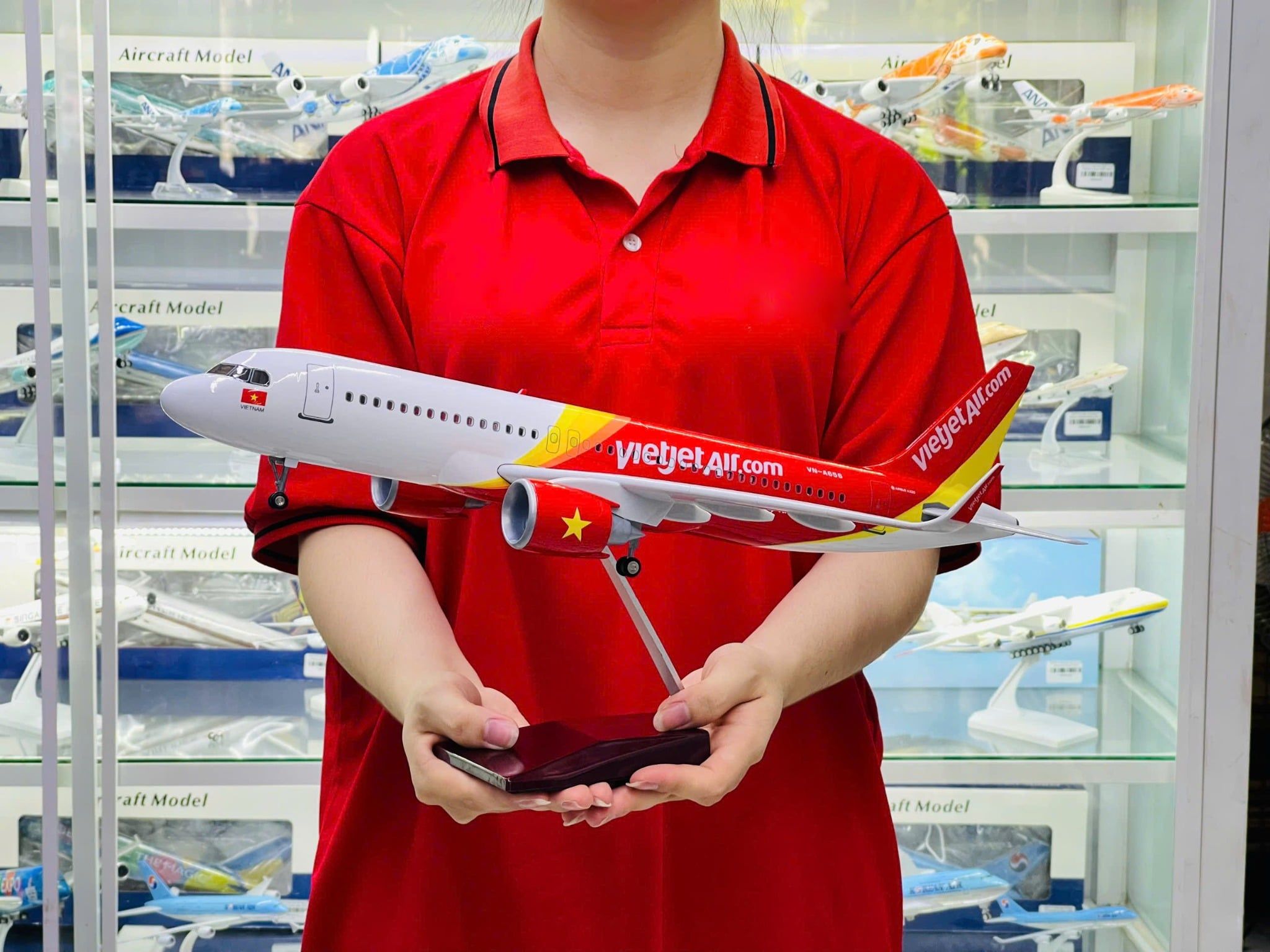  Mô hình máy bay Vietjet Air Airbus A320 47cm 1:130 No LED 47cm MB47088 