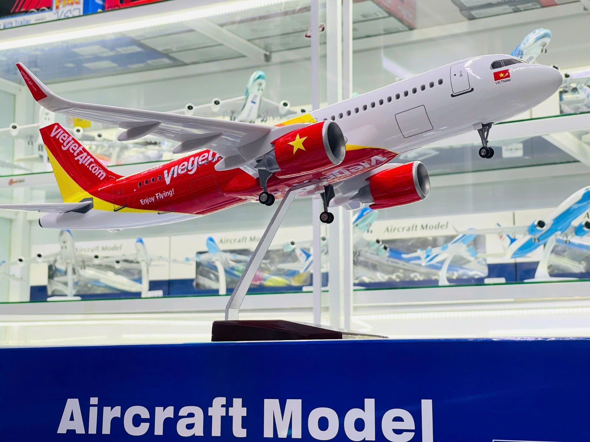  Mô hình máy bay Vietjet Air Airbus A320 47cm 1:130 No LED 47cm MB47088 