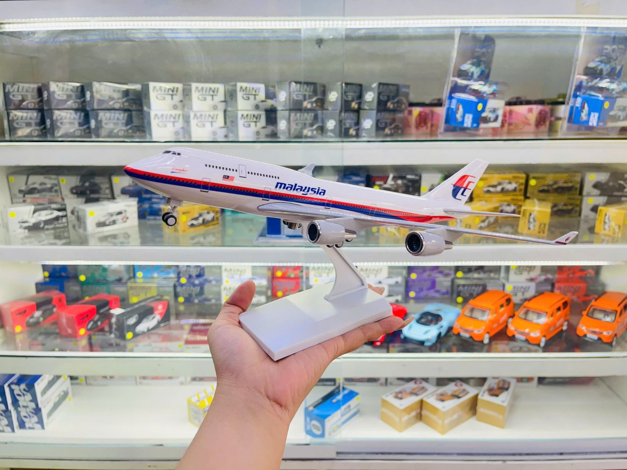  Mô hình máy bay Malaysia Airlines Boeing 747 kích thước 30cm MB30038 