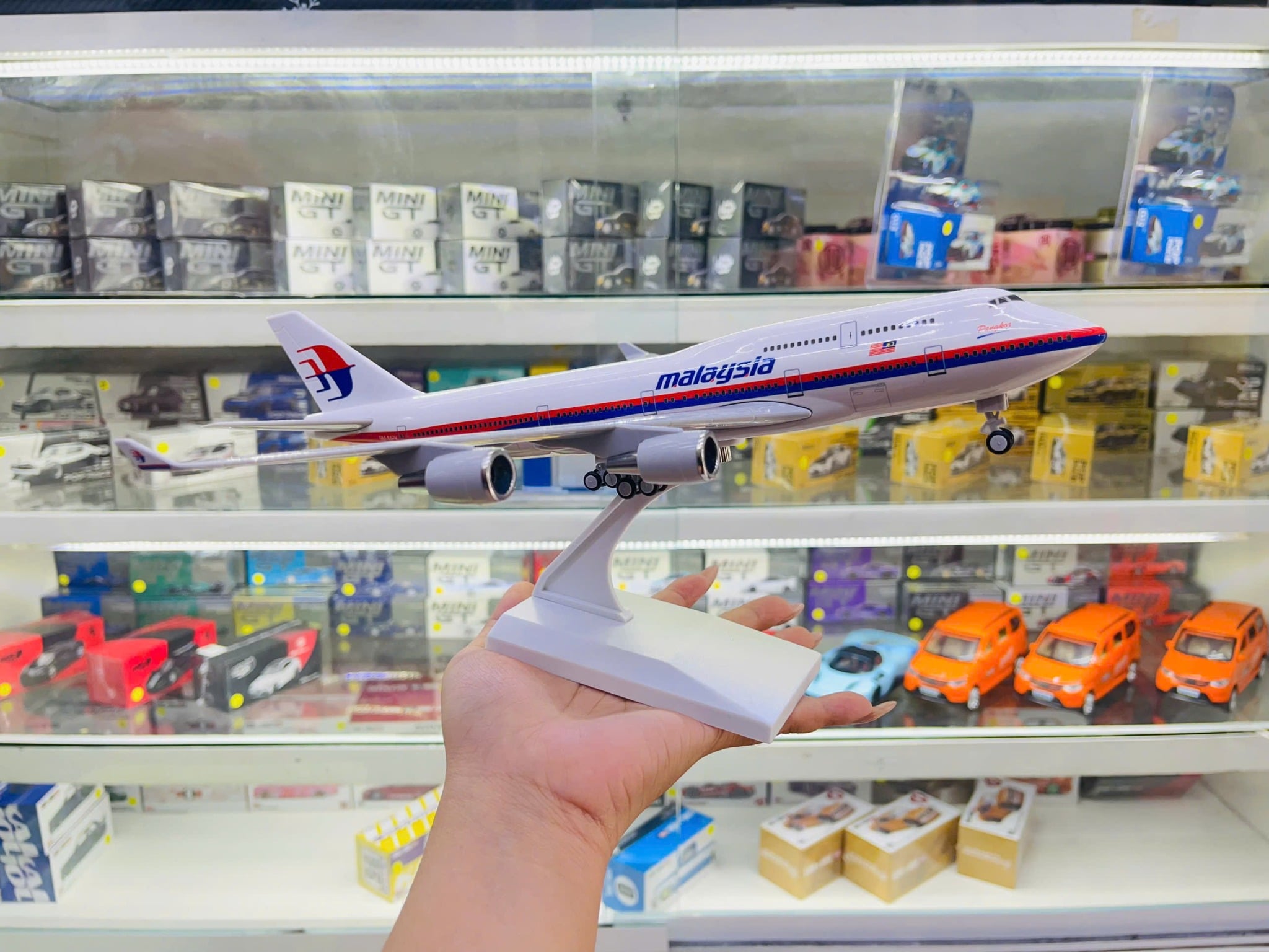  Mô hình máy bay Malaysia Airlines Boeing 747 kích thước 30cm MB30038 