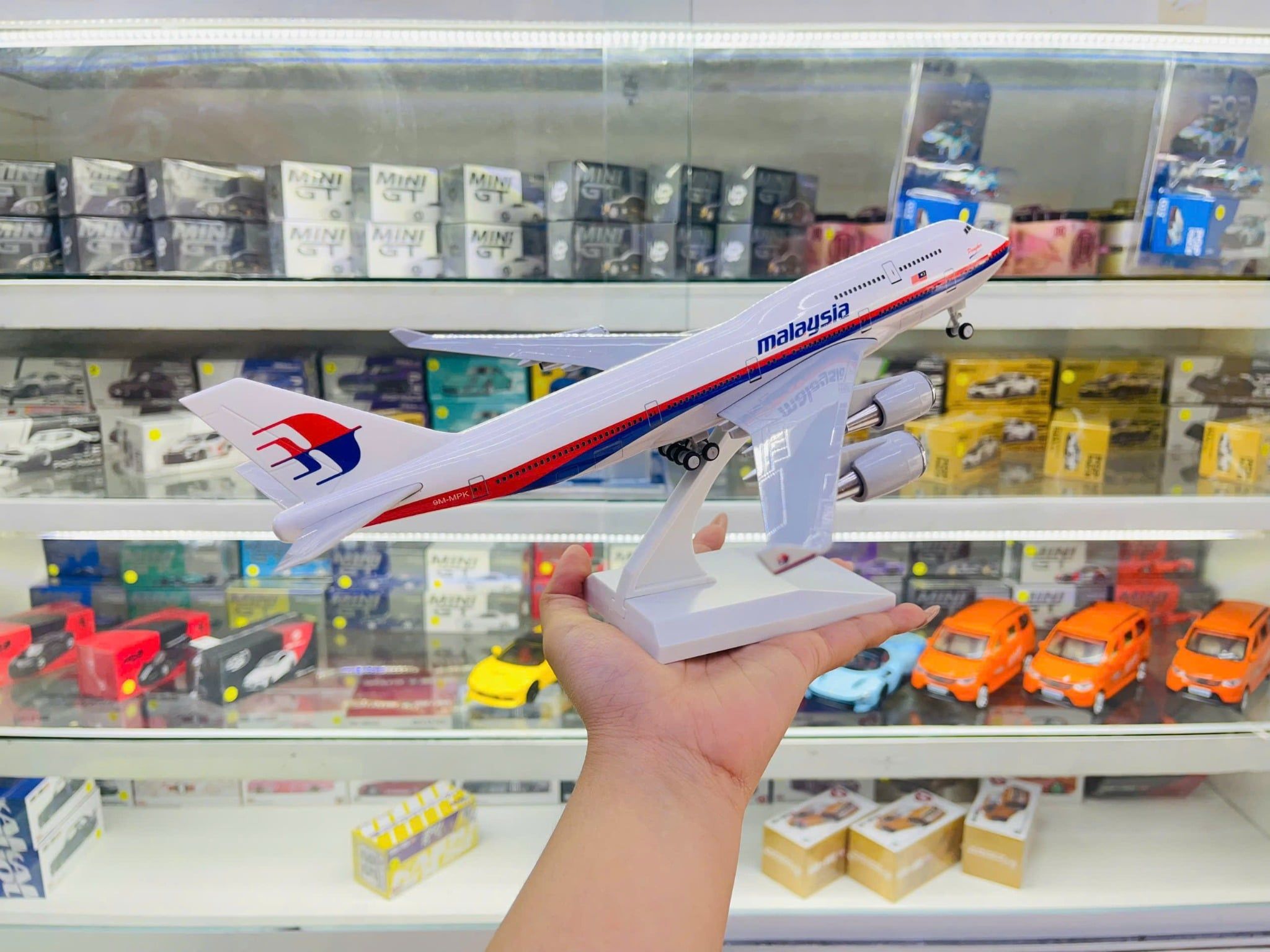  Mô hình máy bay Malaysia Airlines Boeing 747 kích thước 30cm MB30038 