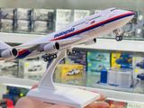  Mô hình máy bay Malaysia Airlines Boeing 747 kích thước 30cm MB30038 
