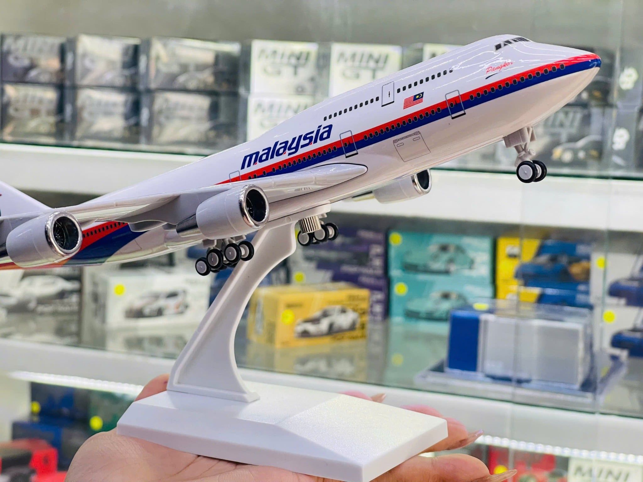  Mô hình máy bay Malaysia Airlines Boeing 747 kích thước 30cm MB30038 