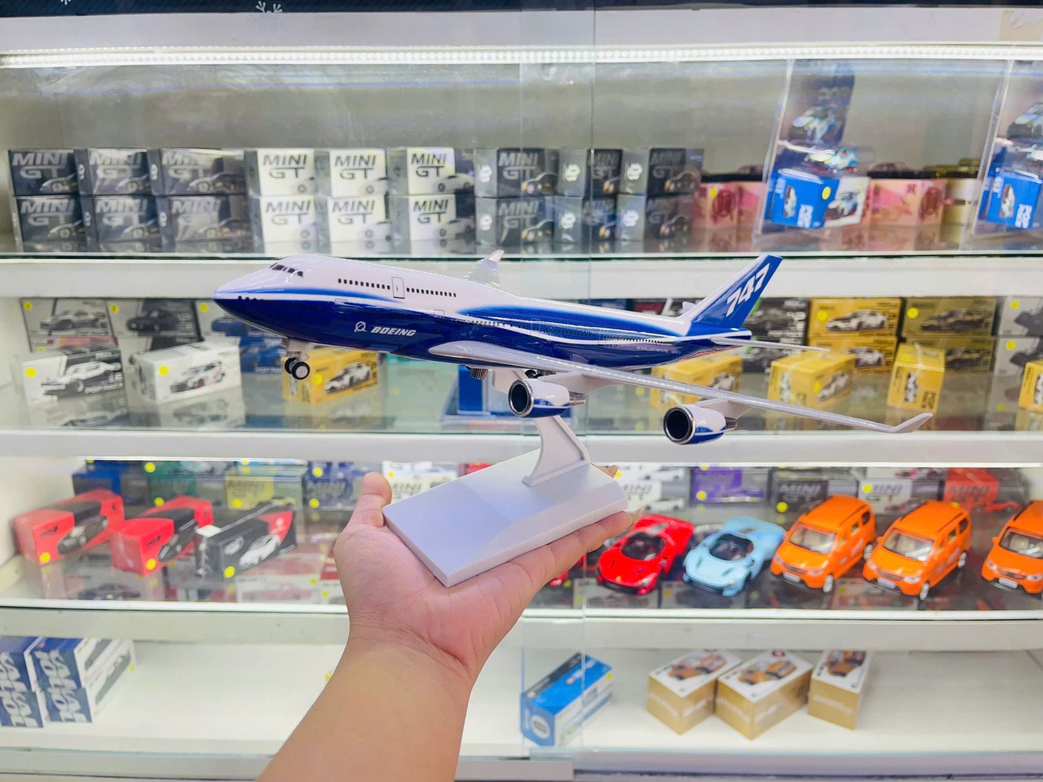  Mô hình máy bay USA Intercontinental Livery dòng B B747 kích thước 30cm MB30039 
