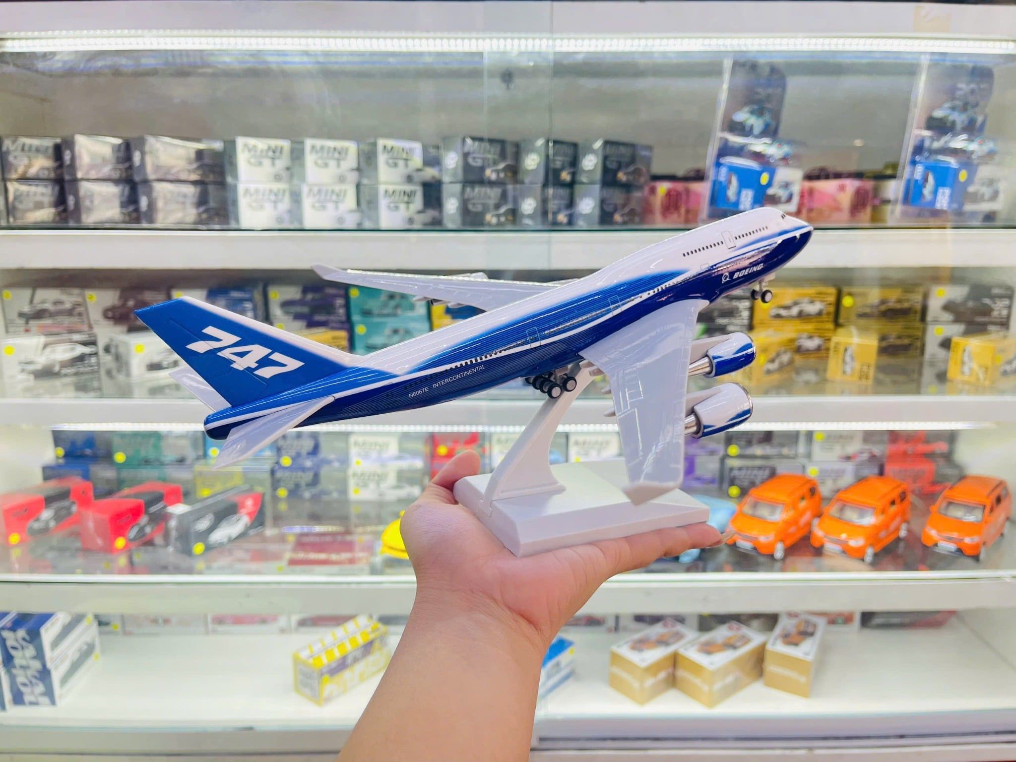  Mô hình máy bay USA Intercontinental Livery dòng B B747 kích thước 30cm MB30039 