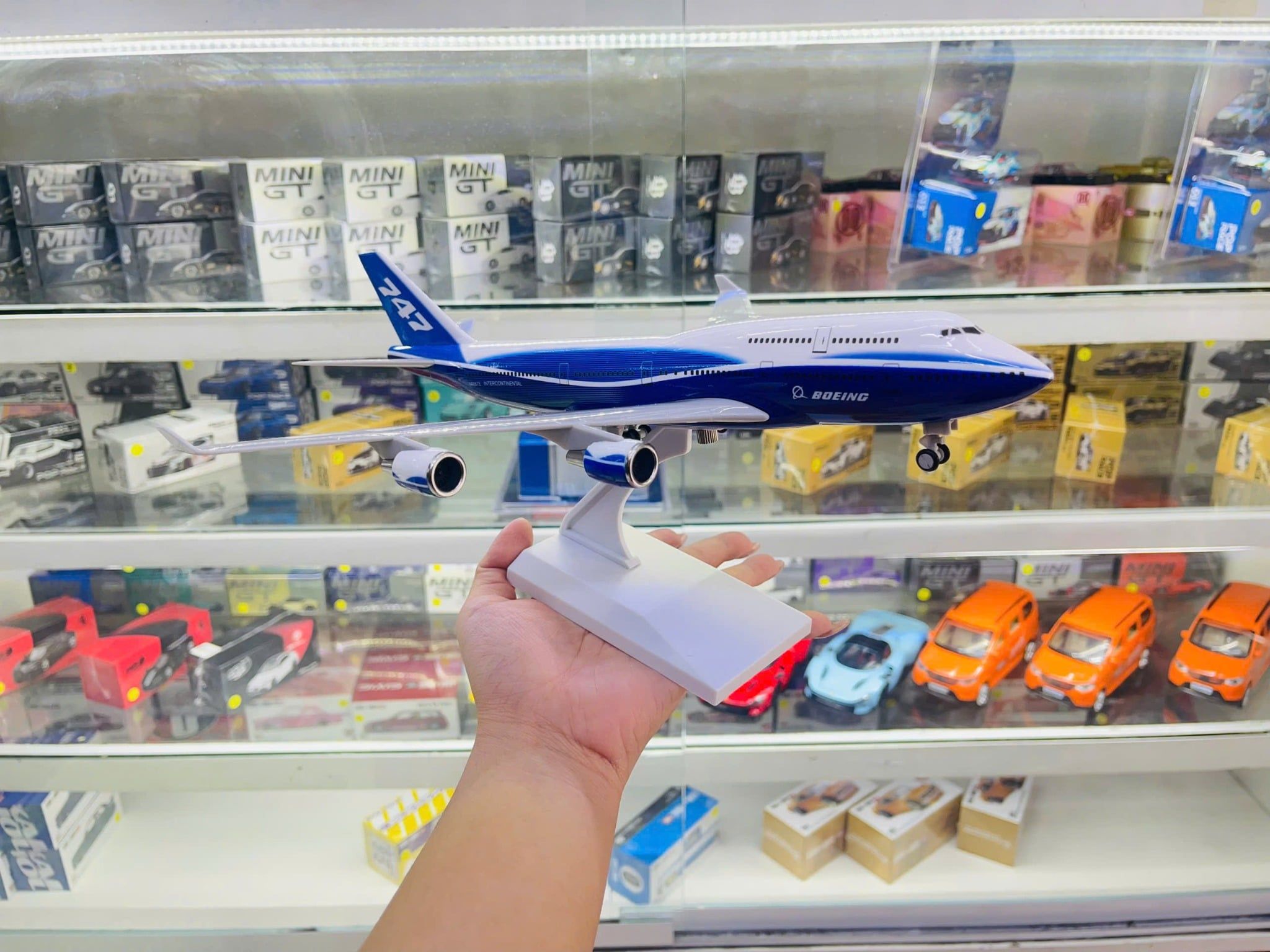  Mô hình máy bay USA Intercontinental Livery dòng B B747 kích thước 30cm MB30039 