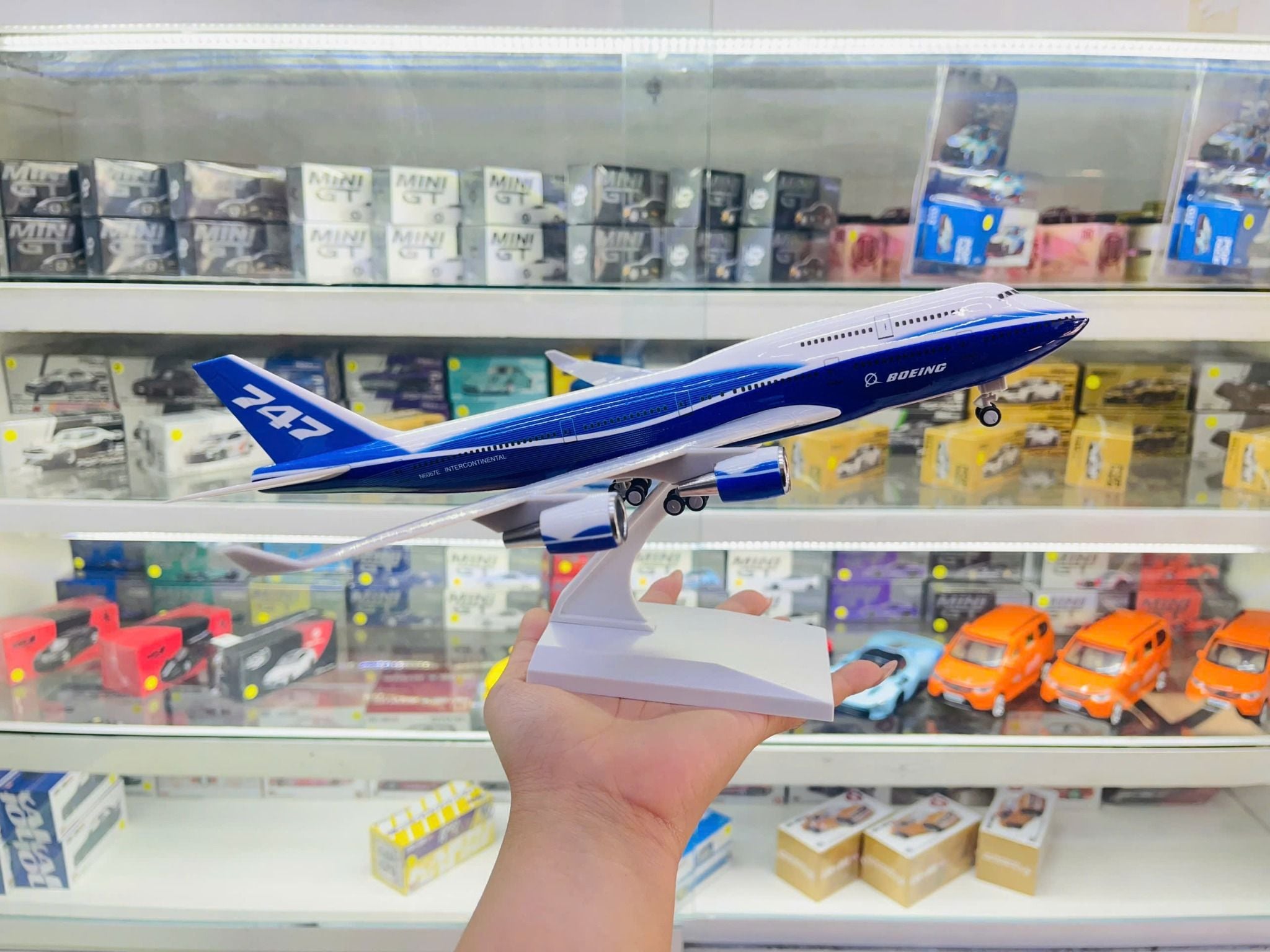  Mô hình máy bay USA Intercontinental Livery dòng B B747 kích thước 30cm MB30039 